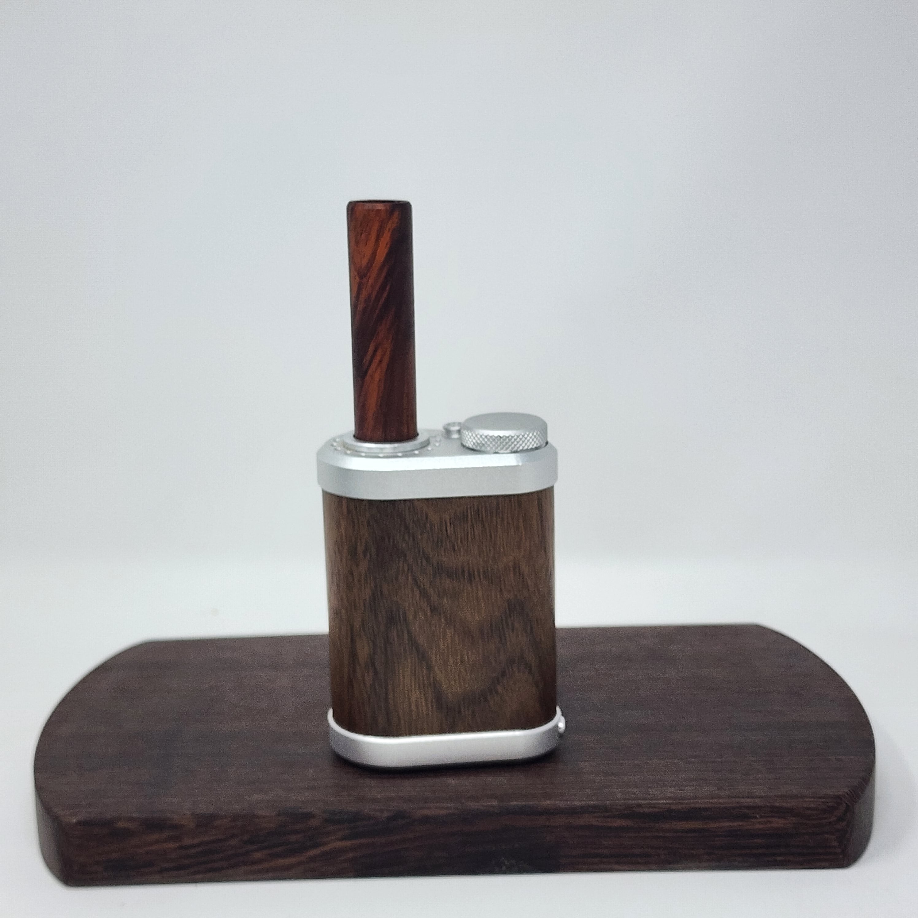 Choose your wood preference. Each one is unique from natures natural beauty and handcrafted with care in Mississippi from the one and only Ed's TnT!
Cooling option available by adding 6mm quartz balls and capping it with screens. We will assemble for you!
Also compatible with the Tinymight 2 as all the accessories are compatible for those units!