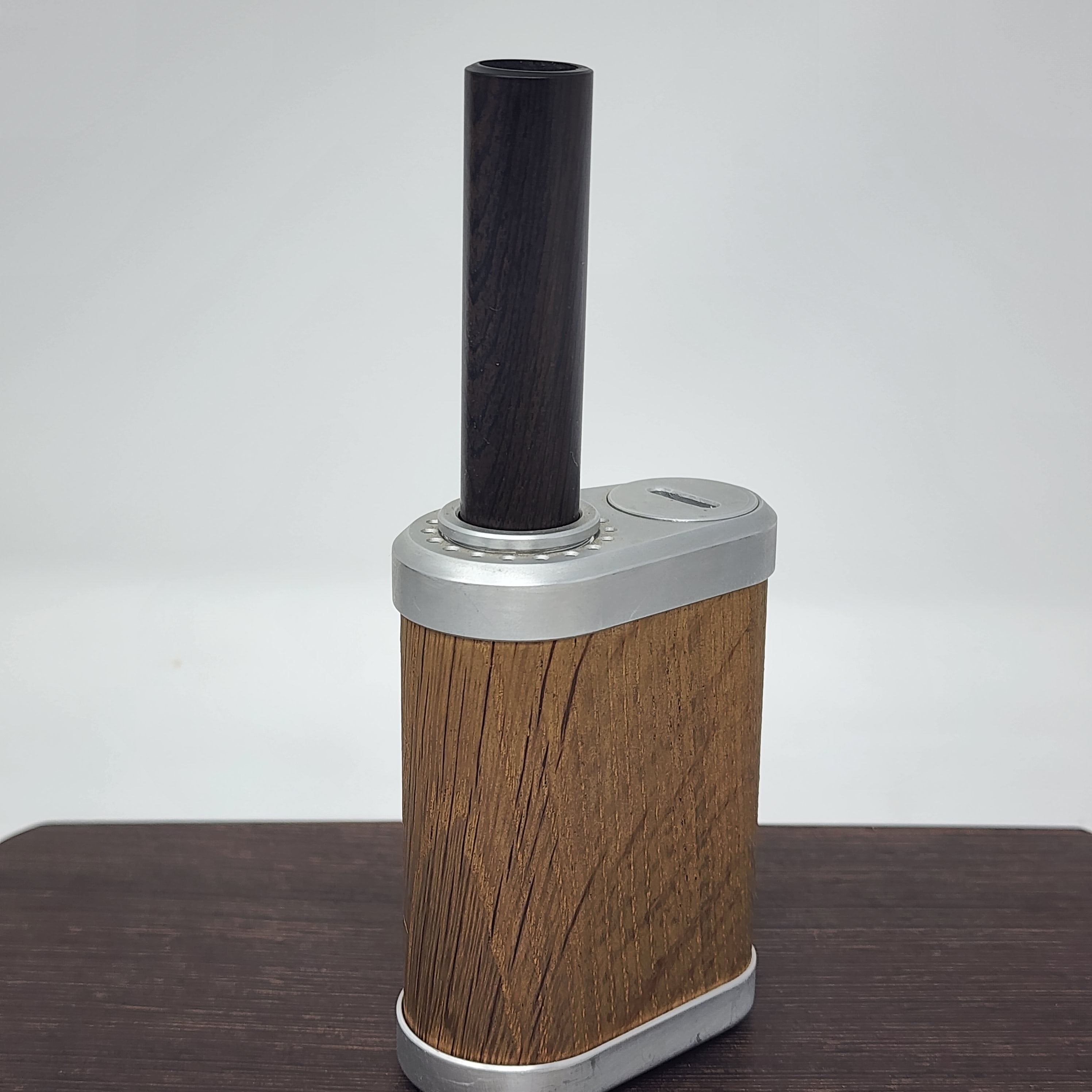 Choose your wood preference. Each one is unique from natures natural beauty and handcrafted with care in Mississippi from the one and only Ed's TnT!
Cooling option available by adding 6mm quartz balls and capping it with screens. We will assemble for you!
Also compatible with the Tinymight 2 as all the accessories are compatible for those units!