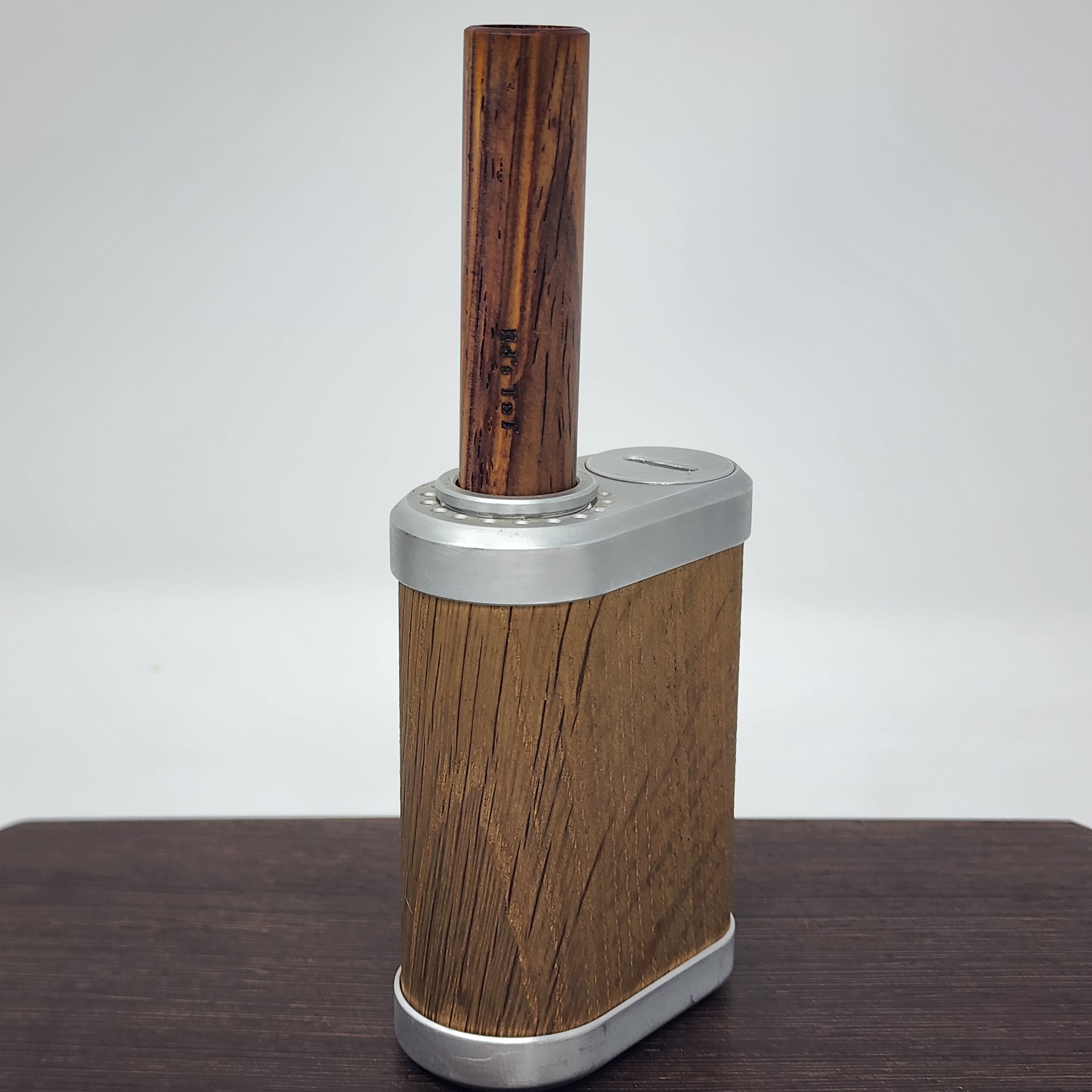 Choose your wood preference. Each one is unique from natures natural beauty and handcrafted with care in Mississippi from the one and only Ed's TnT!
Cooling option available by adding 6mm quartz balls and capping it with screens. We will assemble for you!
Also compatible with the Tinymight 2 as all the accessories are compatible for those units!