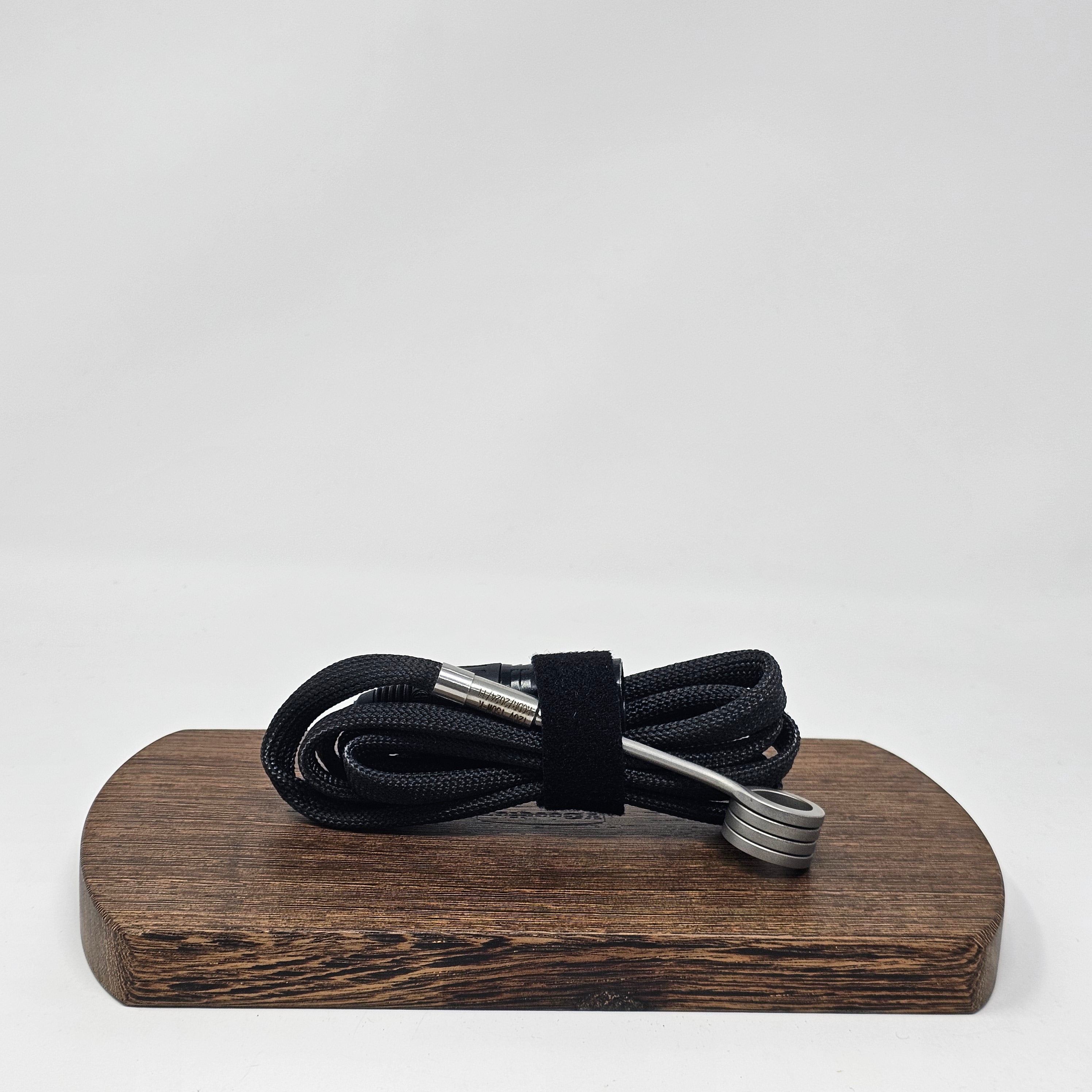 16mm Enail Coil for XLR Controllers (Works with Auber, Crossing Tech and Disorderly Conduction PID's as well as others with the identical pinout below. Does not work with high five and others with XLR but DIFFERENT pinout.

Braided Kevlar Sheath Protects Wires
Available in 110v or 220v
110v Works in North America
220v Works in UK, EU, AU
30 day warranty

Optional handle(s)
Cannabis Hardware Aluminum Handle
Ed's TnT Cocobolo Wood Handle
Ed's TnT Tigerwood Handle