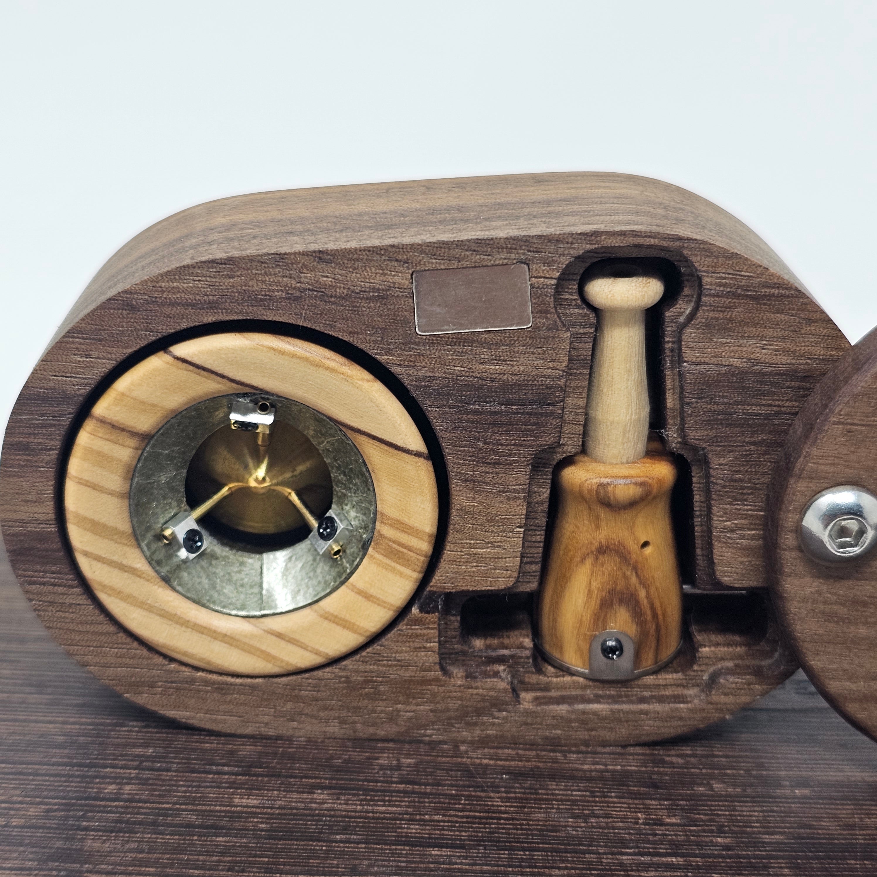 Vapman Case in Walnut with Crop Circle Jelly Fish Inlay by PhattPiggie.

You are purchasing one Vapman case. No Vapman unit is included. One is shown for demonstration purposes only. Case operates with a rotating magnetic lid.