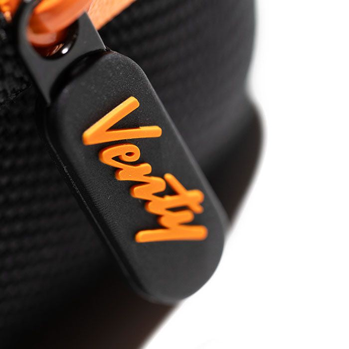 Smell proof hard shell travel case for your VENTY. Carry your VENTY safely with you at any time. Thanks to the hard shell of the cases, your device is optimally protected.