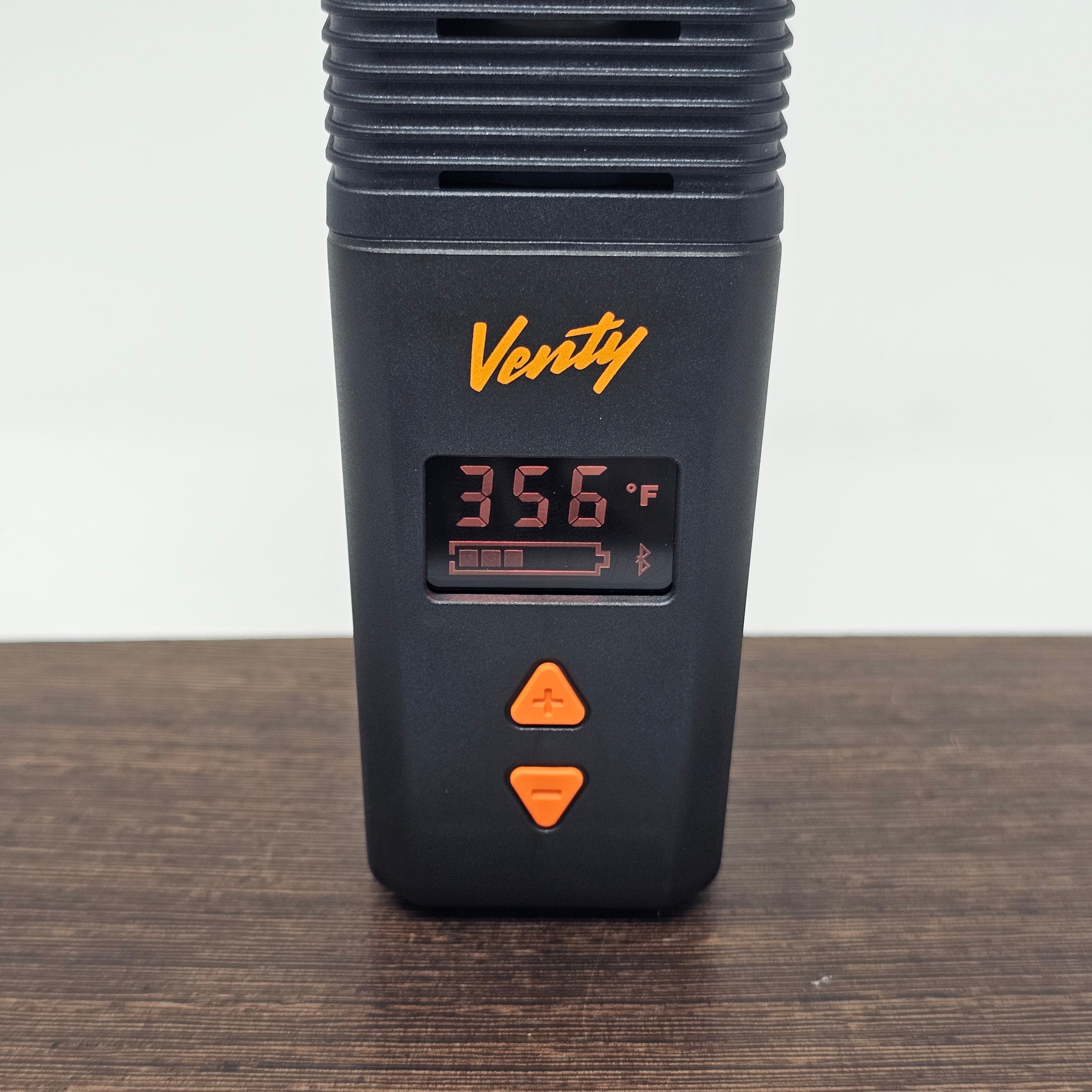 The VENTY is the fastest device from S&B and the first Vaporizer of its kind to feature an adjustable airflow. Though portable, it is highly efficient and takes merely 20 seconds to heat up, while allowing an amazing airflow of 20 liters/minute at the maximum stage. If you are looking for an S&B allrounder, the VENTY is the Vaporizer for you!