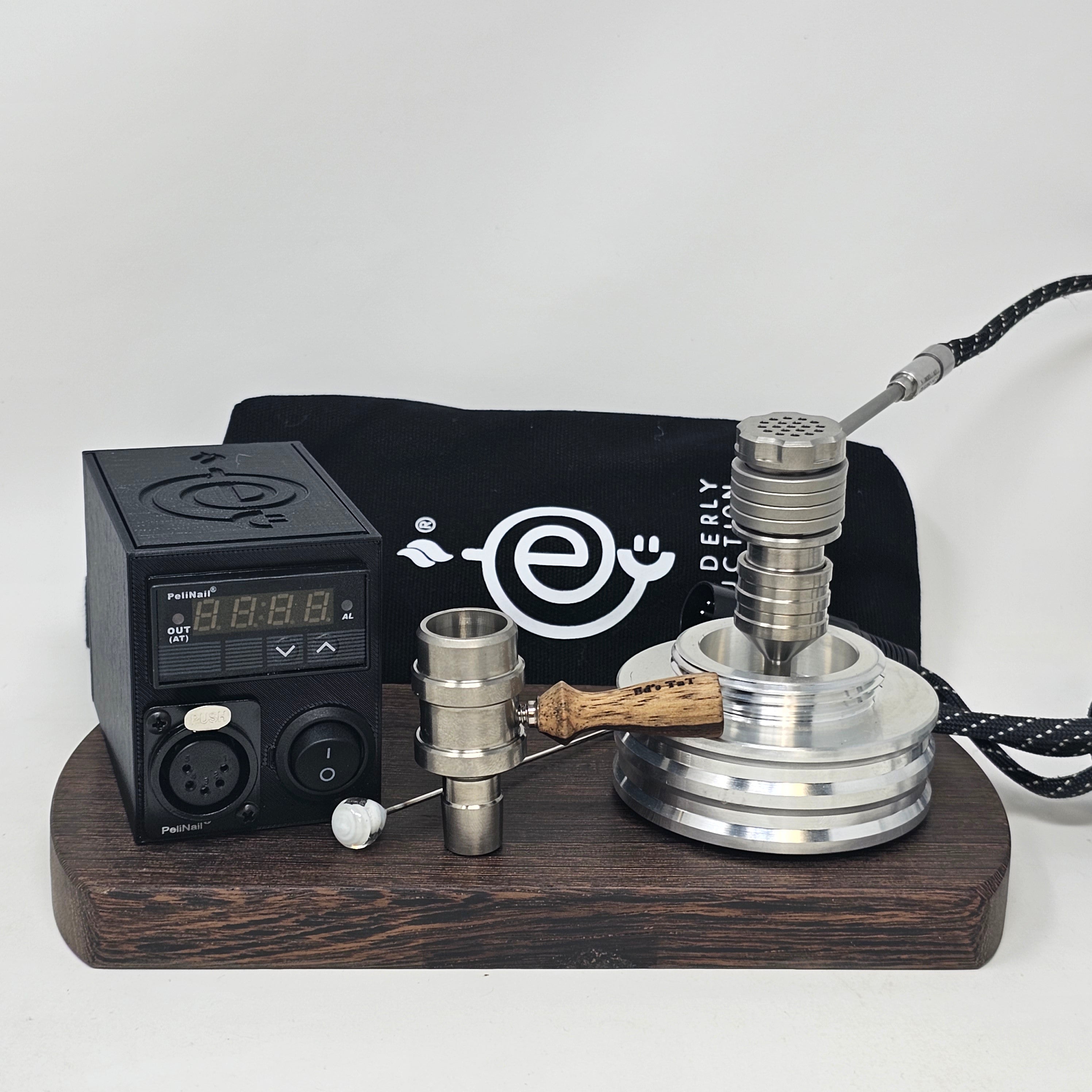 The new Flowerpot F16 head is created at a time where ball vapes require some refinement. This new flowerpot head packs a punch as the heat sink is improved by the addition of a solid titanium machined cap and a machined screen at the bottom which further improves the conduction and retention of heat throughout the device. This design has taken the guesswork out of assembly and disassembly, so you can now switch between heads or disassemble for cleaning with ease.