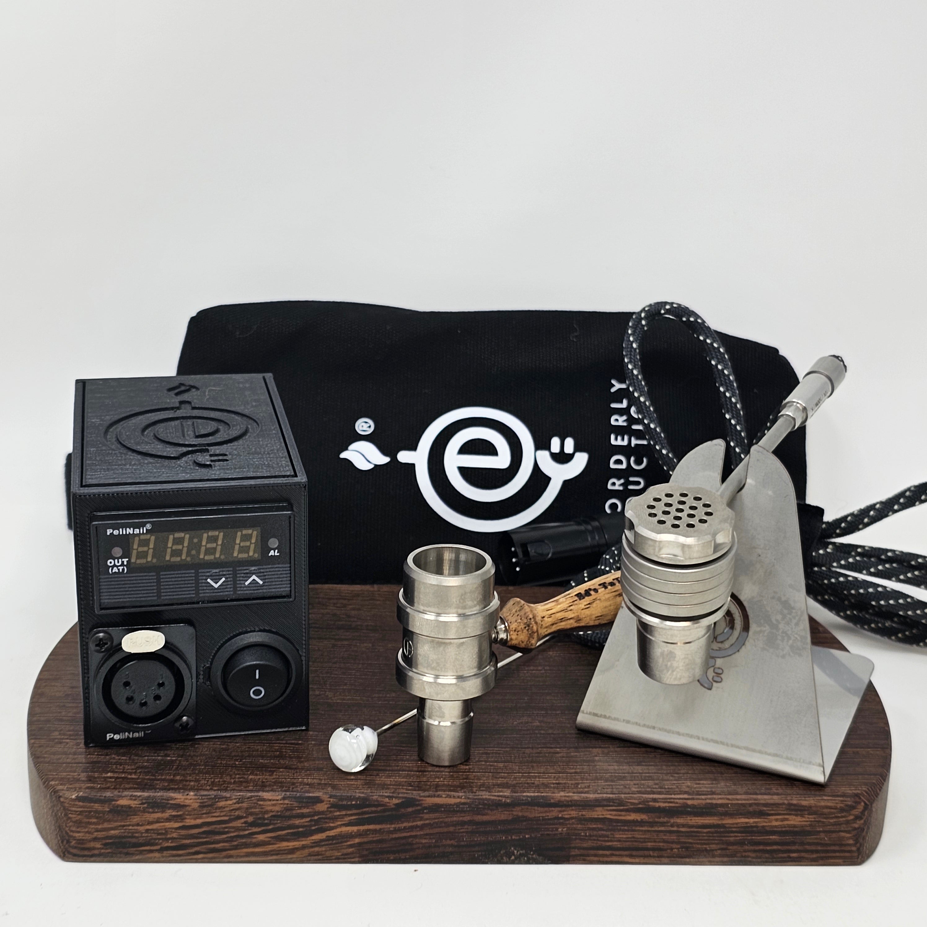 The new Flowerpot F16 head is created at a time where ball vapes require some refinement. This new flowerpot head packs a punch as the heat sink is improved by the addition of a solid titanium machined cap and a machined screen at the bottom which further improves the conduction and retention of heat throughout the device. This design has taken the guesswork out of assembly and disassembly, so you can now switch between heads or disassemble for cleaning with ease.