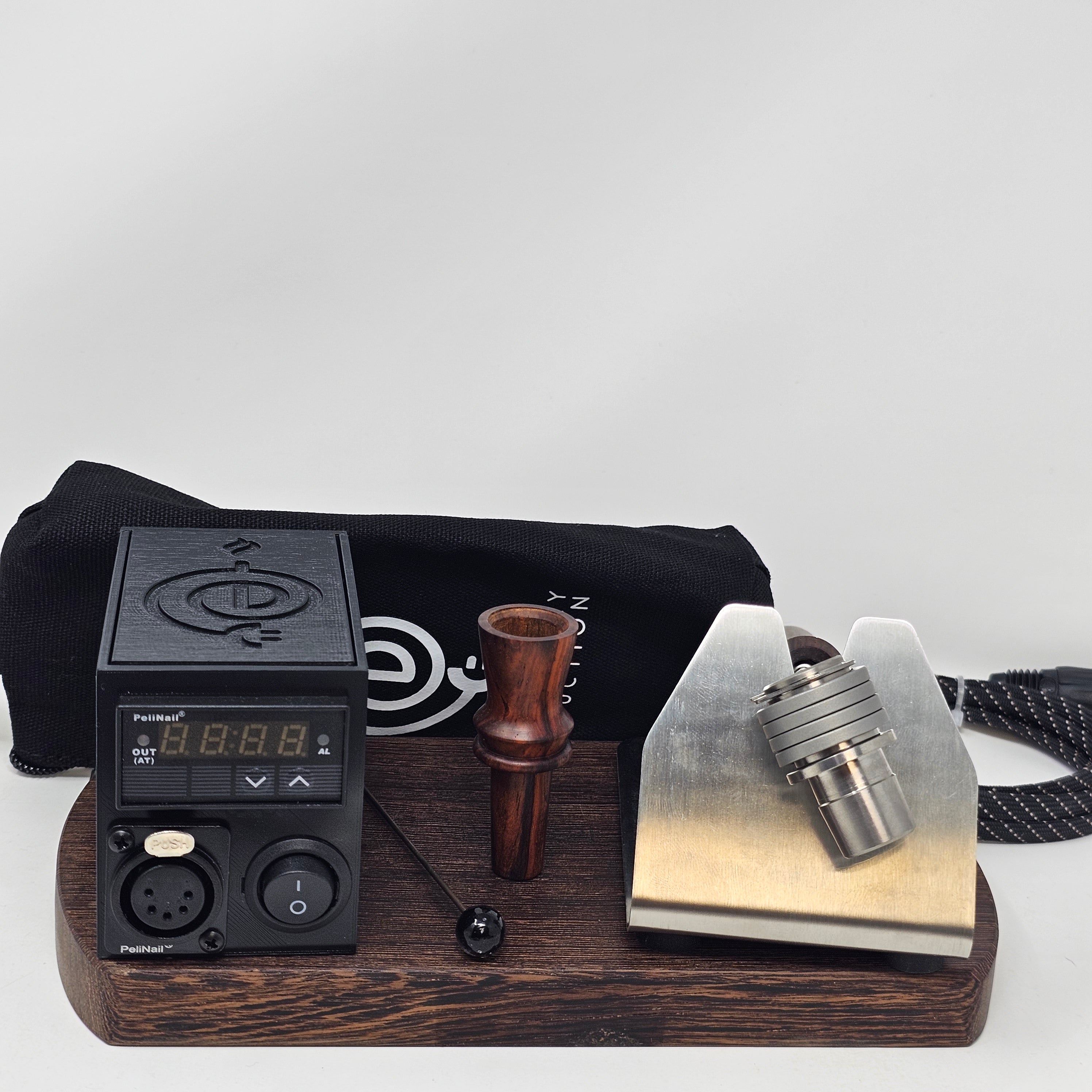The B-Zero is the latest iteration of the "B" series of heads. This time, it is a single piece "ball" device inspired by the different DIY devices appearing in the community, namely the DIY device put together by "secreagent" which involved the CH 18mm posts and a 16mm coil.

CH removed the machined screen (extra mass) and replaced with a second 5/8 double weave screen located directly below the coil. They also increased the mass to fit one of our 20mm Flowerpot coils.