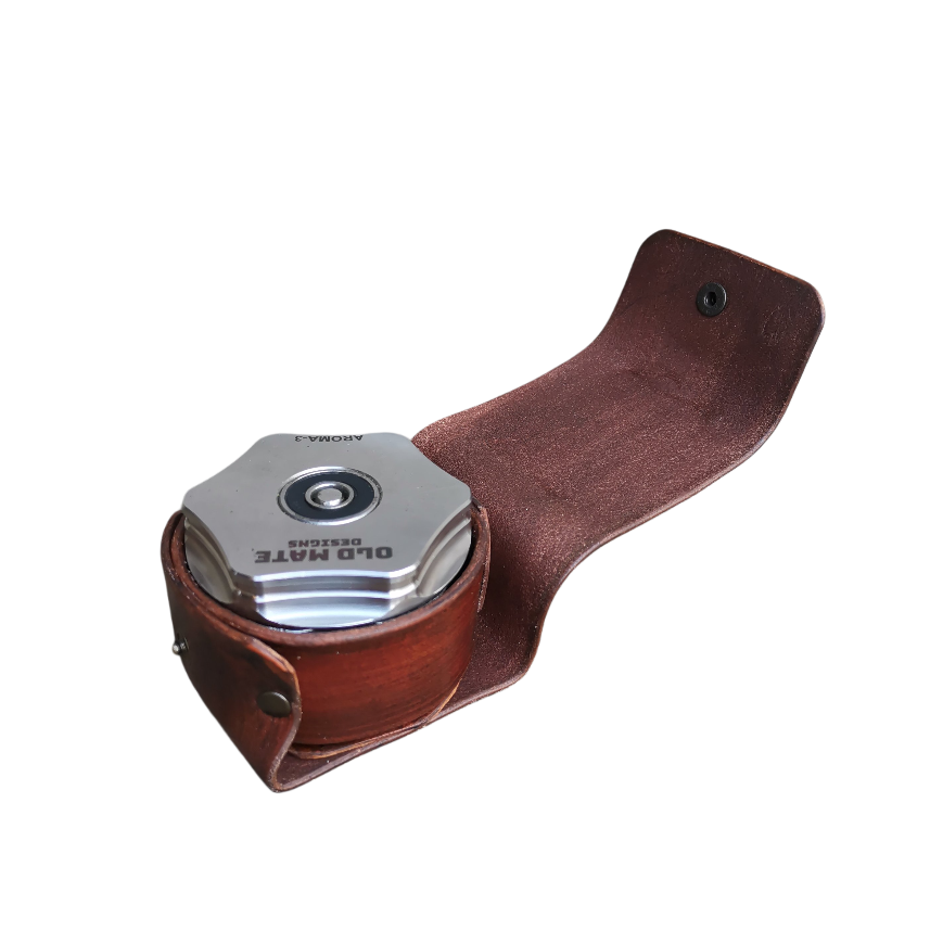Old Mate Grinder in Fudge Brown Case