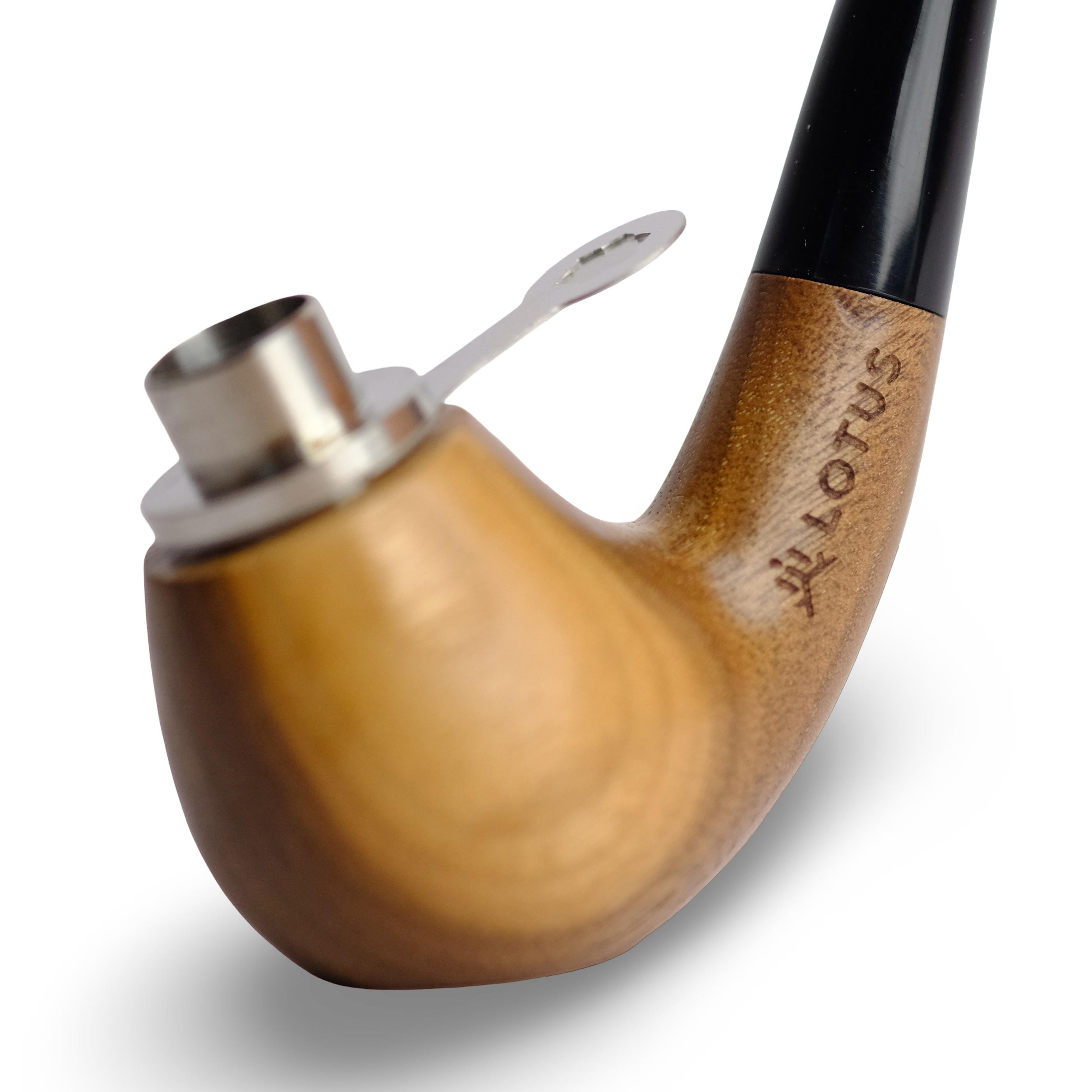 Elegant walnut wood pipe with curved stem and 14 mm standard joint. Compatible with the Lotus Vaporizer. Self-standing (only with lotus inside), two-piece, easy to clean.