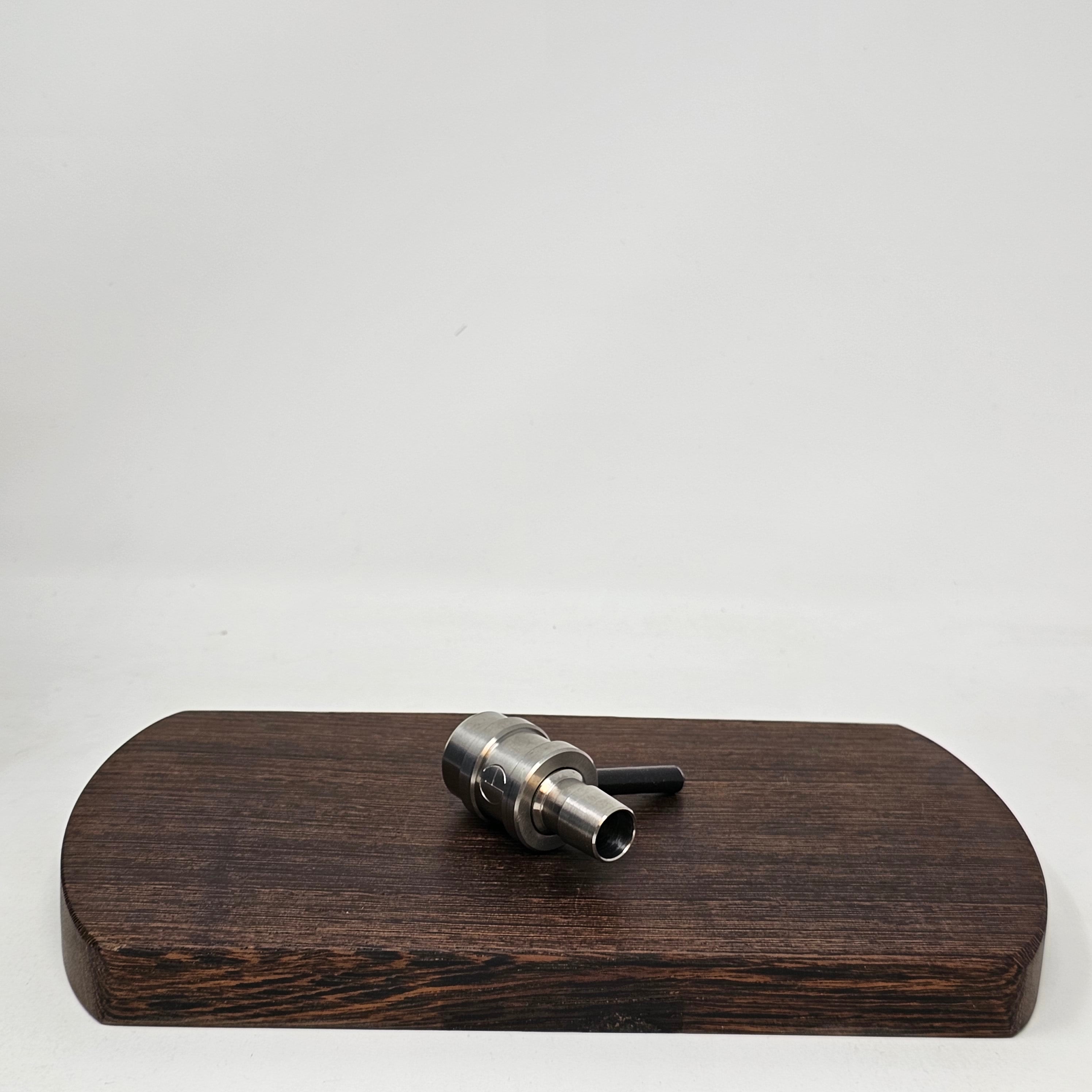 This is a classic bowl by Cannabis Hardware which is extreme versatile and compatible with all Flowerpot heads, including standard and injector diffusers.

Crafted from Grade 2 Titanium with a 10-24 thread for handles, the Shovelhead is both durable and reliable, ensuring long-lasting performance. This USA-made bowl comes with a 3/4" titanium screen included, making it the perfect choice for a flawless vaping experience

Choose between a solid handle or upgrade to a beautiful Cocobolo handle made by Eds TNT