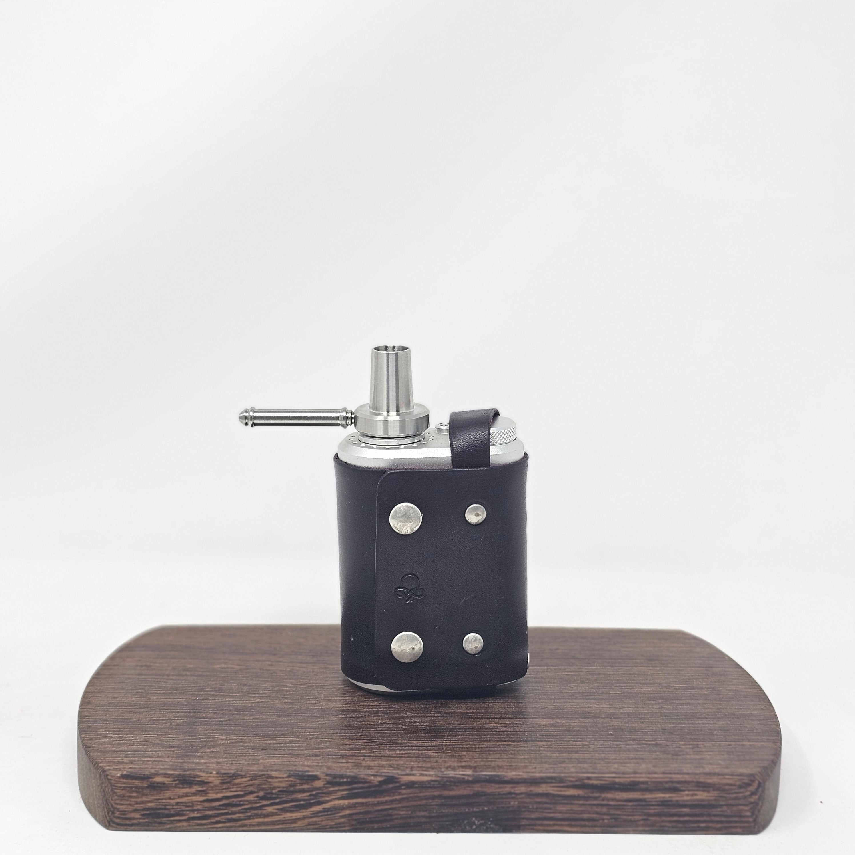 Machined in Thailand, take your Tinymight to a new level with this Stainless Steel Waterpipe Adapter! Interchangeable with Tinymight or Tinymight 2!