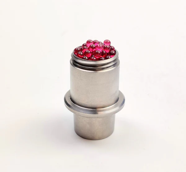 The new Flowerpot F22 Head is created at a time where ball vapes require some refinement. This new Flowerpot head packs a punch as the heat sink is improved by the addition of a solid titanium machined cap and a machined screen at the bottom which further improves the conduction and retention of heat throughout the device.

There are two barrel designs, the F22 barrel is a "standard" style "female" head which will sit on the outside of the shovelhead bowl and any other 22mm bowl.