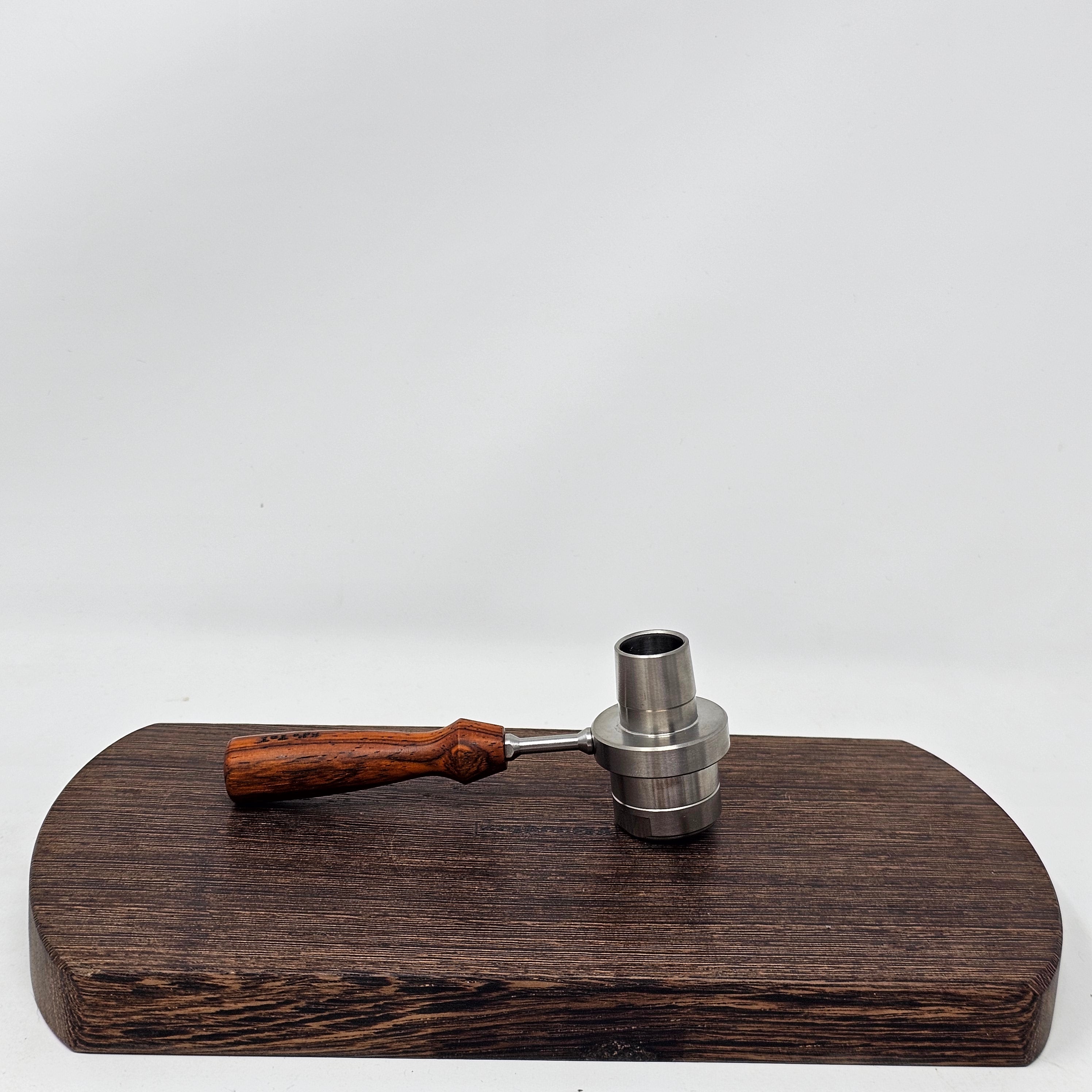 The Jane Male Flower Diffuser is used with any of the ZenLeaf series enail stations. It is made from Grade 2 Titanium. The removable lid will expose the 3mm or 4mm Rubies which are the heart of the heater. As with our Flowerpot Heads, you can further explore different media and diameter balls for a more tailored experience.

The Diffuser is designed to work with any 18mm glass ball vape bowl and the Cannabis Hardware Shovelhead Bowl.