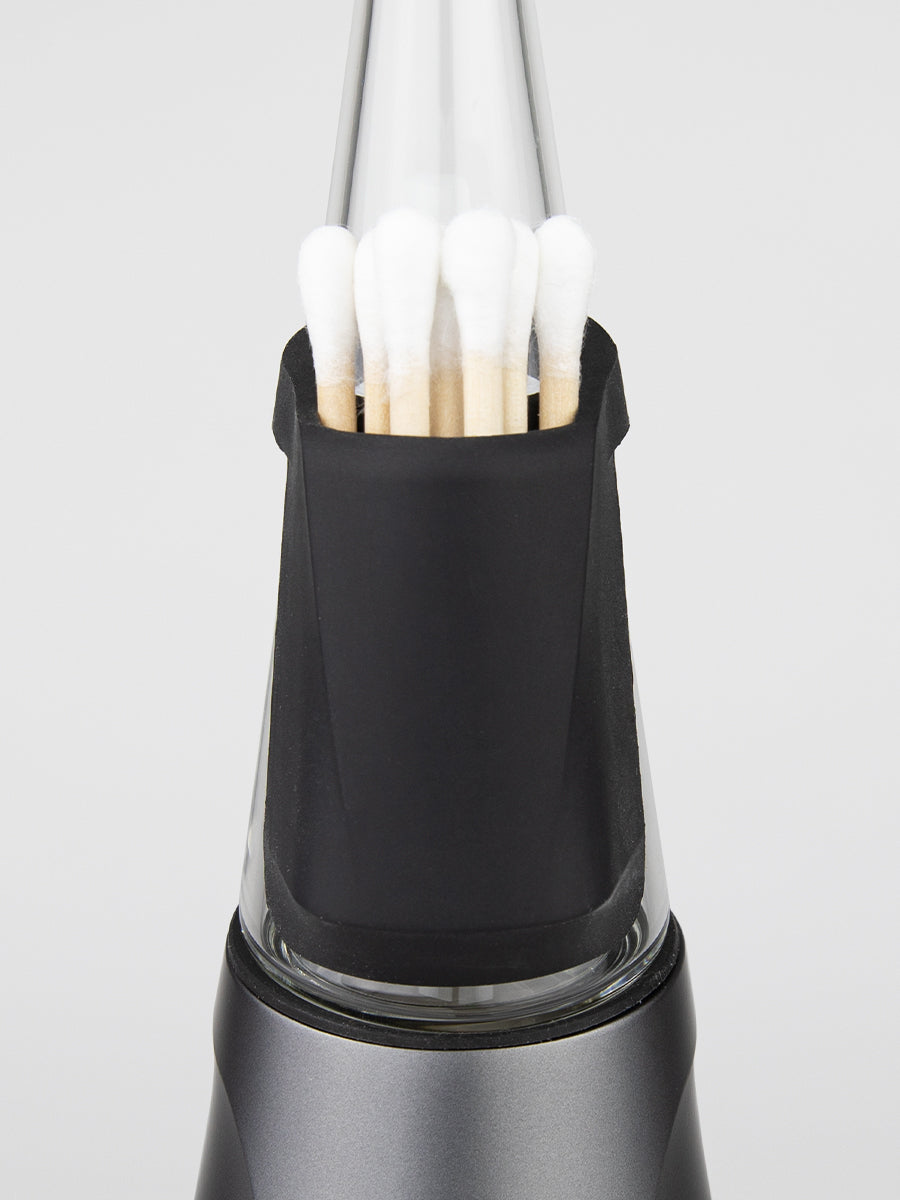 Keep your cleaning supplies handy with this Peak Pro Travel Pack!

Includes Silicone Tip and Clean Swab caddy.

FDA Approved silicone and dishwasher safe.