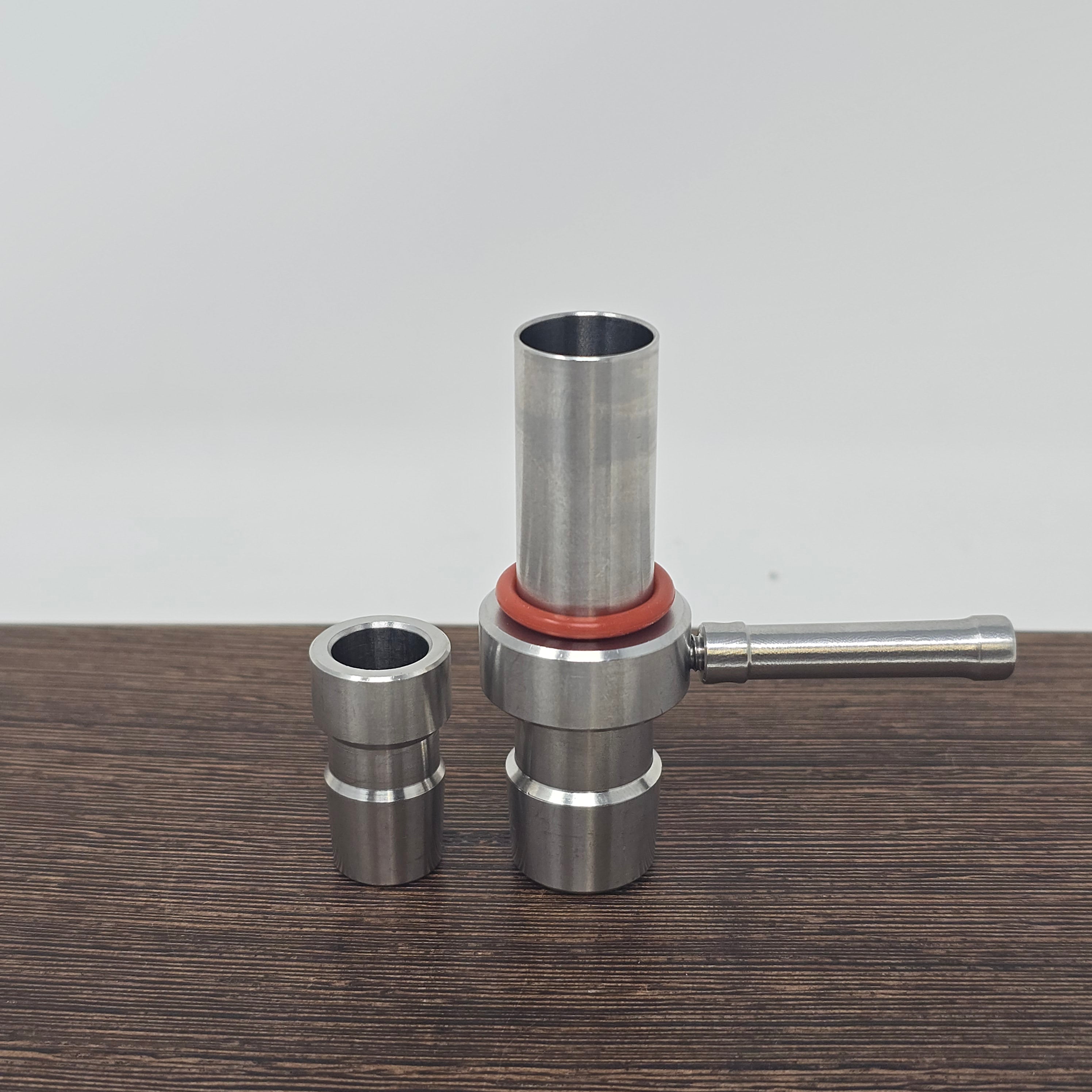 Machined in Thailand, take your Tinymight to a new level with this Stainless Steel Waterpipe Adapter! Interchangeable with Tinymight or Tinymight 2!