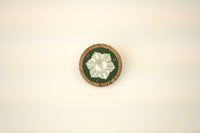 Lotus is a pure convection vaporizer; its sleek, California-patented design allows you to vaporize a vast load of up to 0.3g in the traditional pipe style while not compromising on flavor and producing best-in-class vapor clouds.