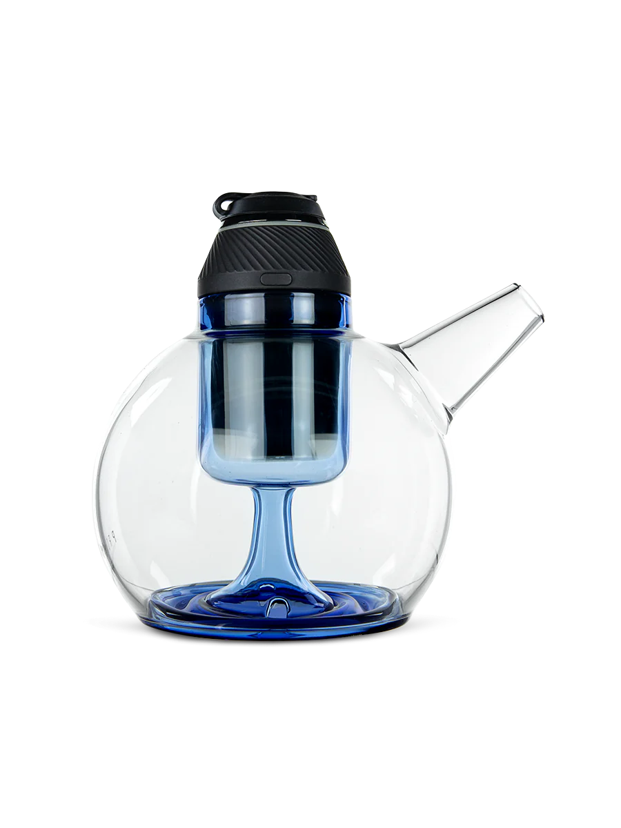 Your piece is your baby. Proxy Ripple’s low center of gravity means this table-sturdy bundle of joy stays put as good as it looks. Featuring a beautiful ripple design at the base of the stem, its dual perc holes are positioned to reduce splashback, delivering a smooth, water-filtered hit with a gentle rumble. 