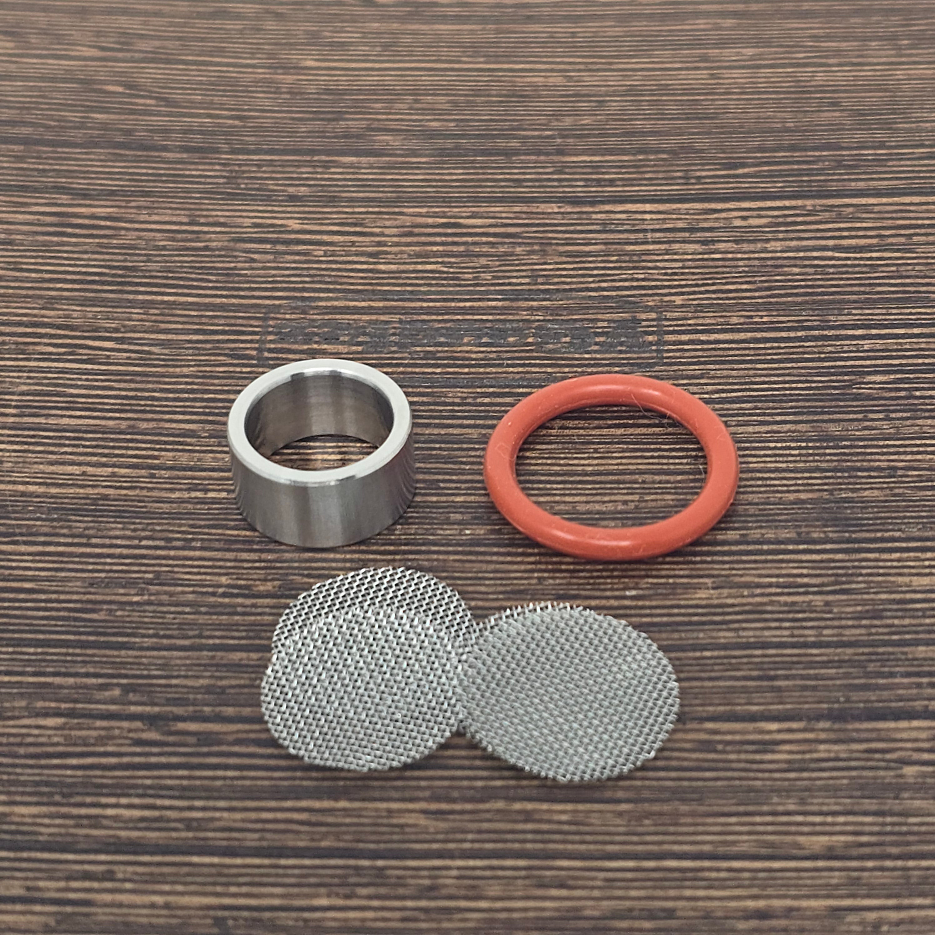 Machined in Thailand, take your Tinymight to a new level with this Stainless Steel Waterpipe Adapter! Interchangeable with Tinymight or Tinymight 2!
