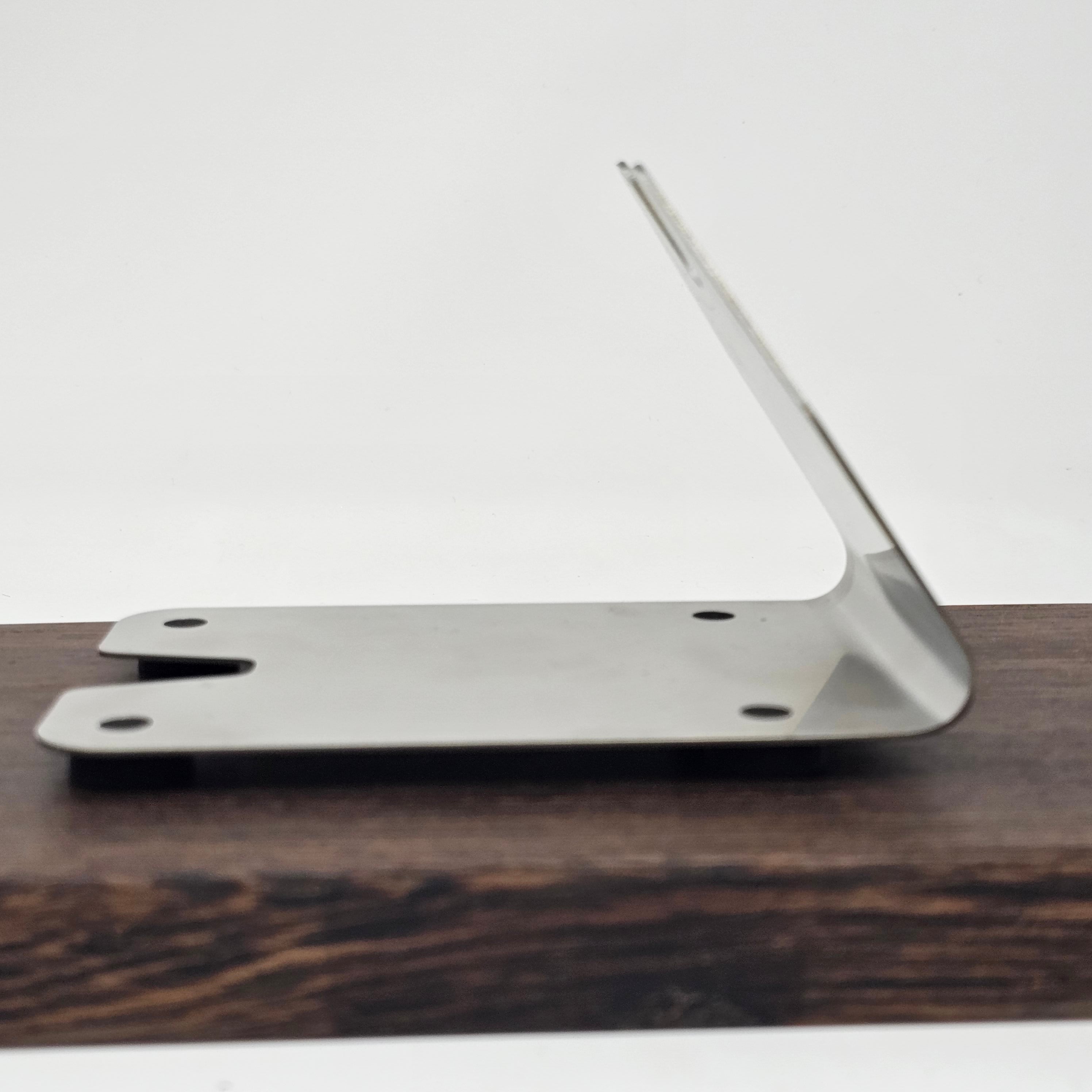 Coil Heat Stand

Includes rubber feet for non-slip surface. Same coil heat stand included in the Ruby Twist Bundle by Crossing Technology