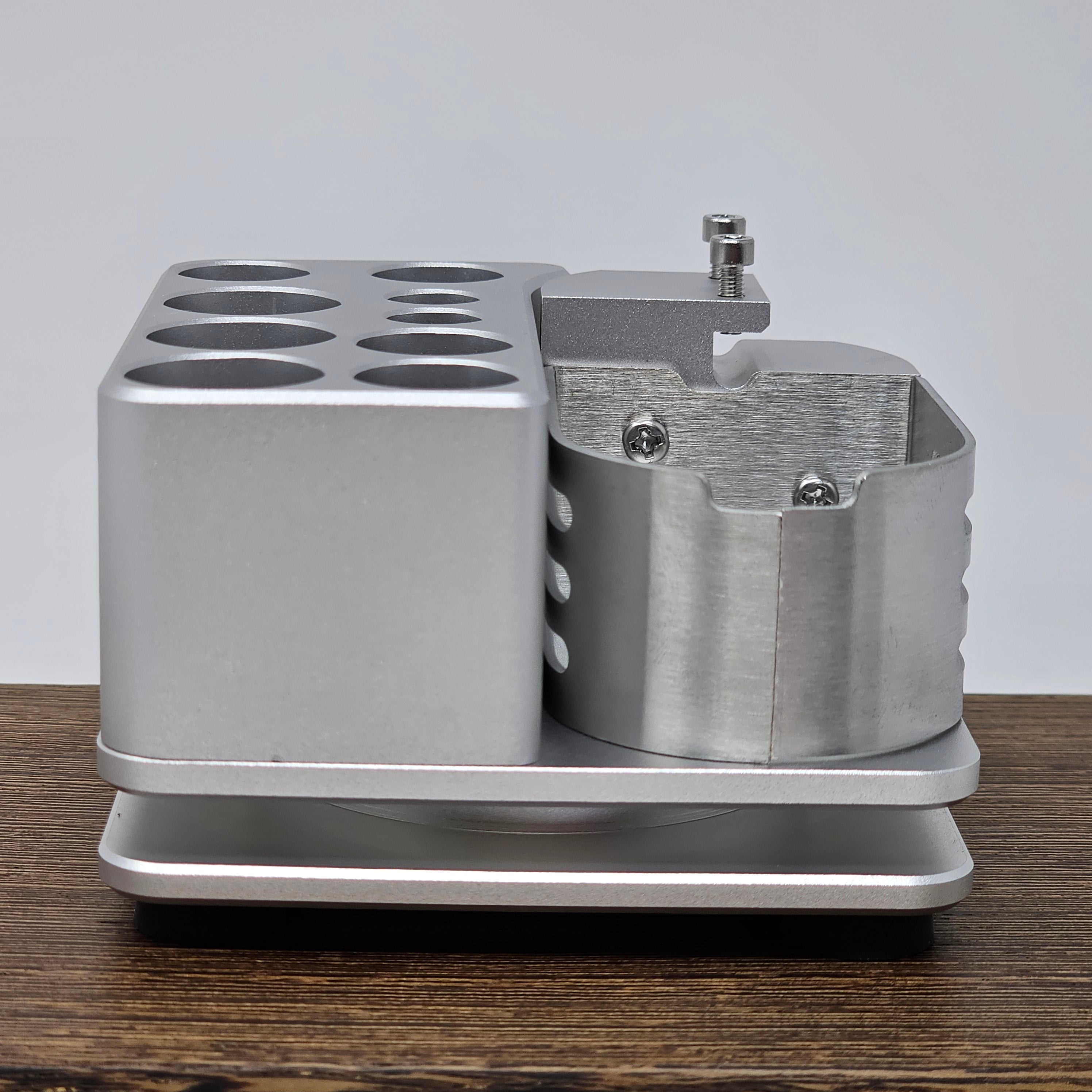 Wireless docking station allows you to clamp in your coil and plug it into your existing PID. Accepts 20mm and 25mm axial coils made by Crossing Tech. Some other brands may fit but installation and sizing of coils could be important. Please check with us before purchase if you'd like us to verify size. It's important it's installed properly where the fitment doesn't heat up the dock.