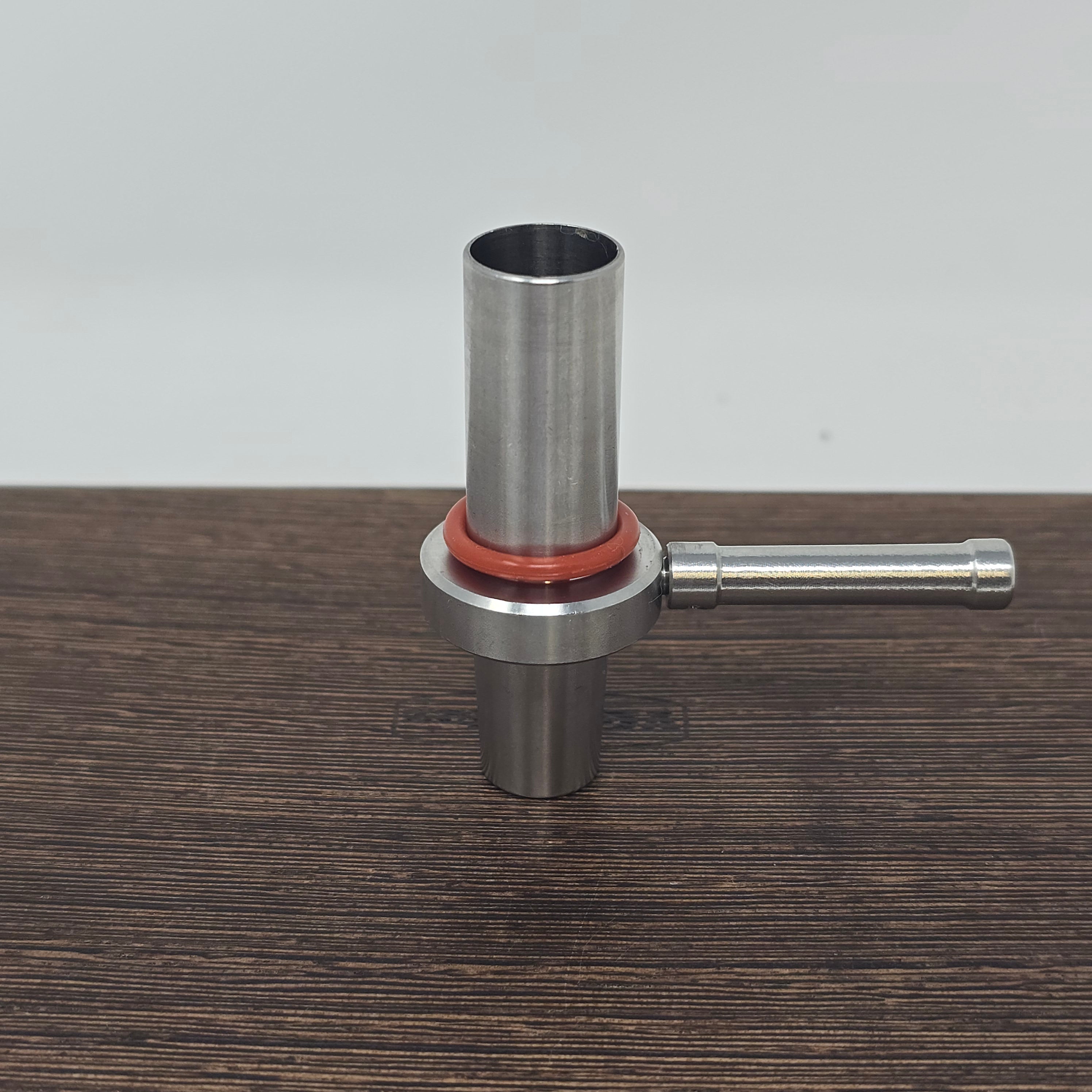Machined in Thailand, take your Tinymight to a new level with this Stainless Steel Waterpipe Adapter! Interchangeable with Tinymight or Tinymight 2!