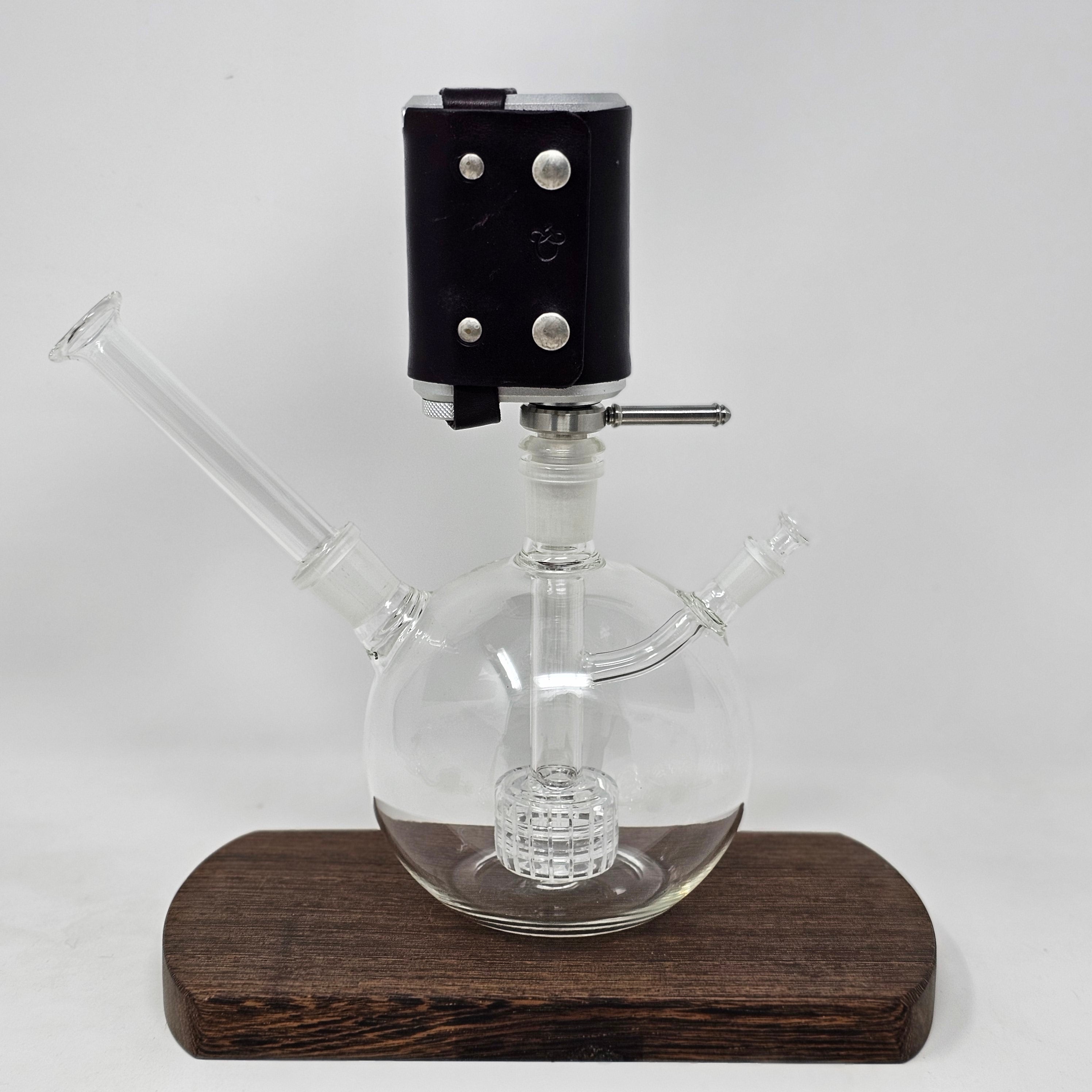 Machined in Thailand, take your Tinymight to a new level with this Stainless Steel Waterpipe Adapter! Interchangeable with Tinymight or Tinymight 2!