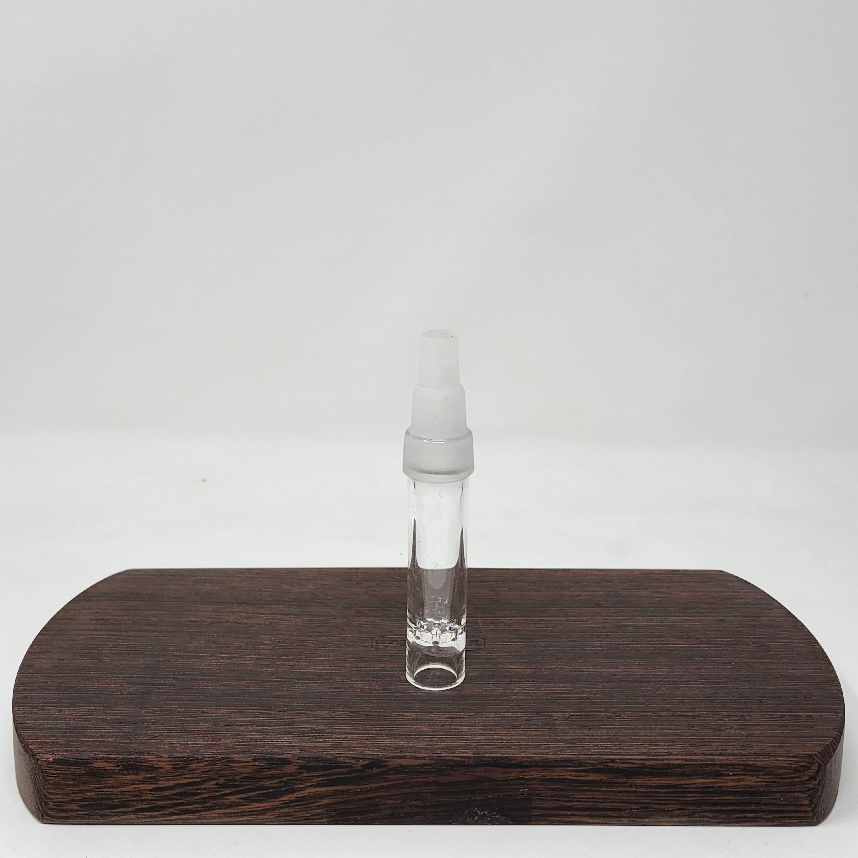 Waterpipe attachment for Tinymight or TM2. Suitable for 10mm, 14mm or 19mm Female waterpipes. Includes built in glass screen.