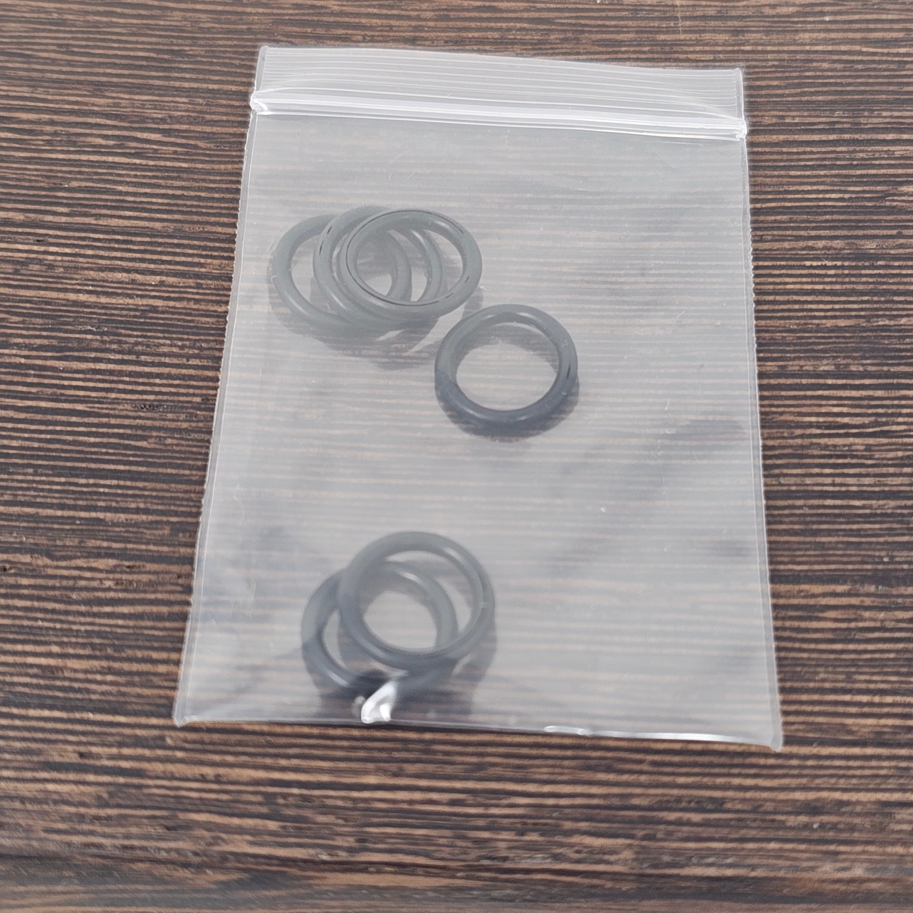 Replacement O Rings for the Glass Tip. May also work to convert the Ditanium WPA to adapt to a normal Tinymight stem.