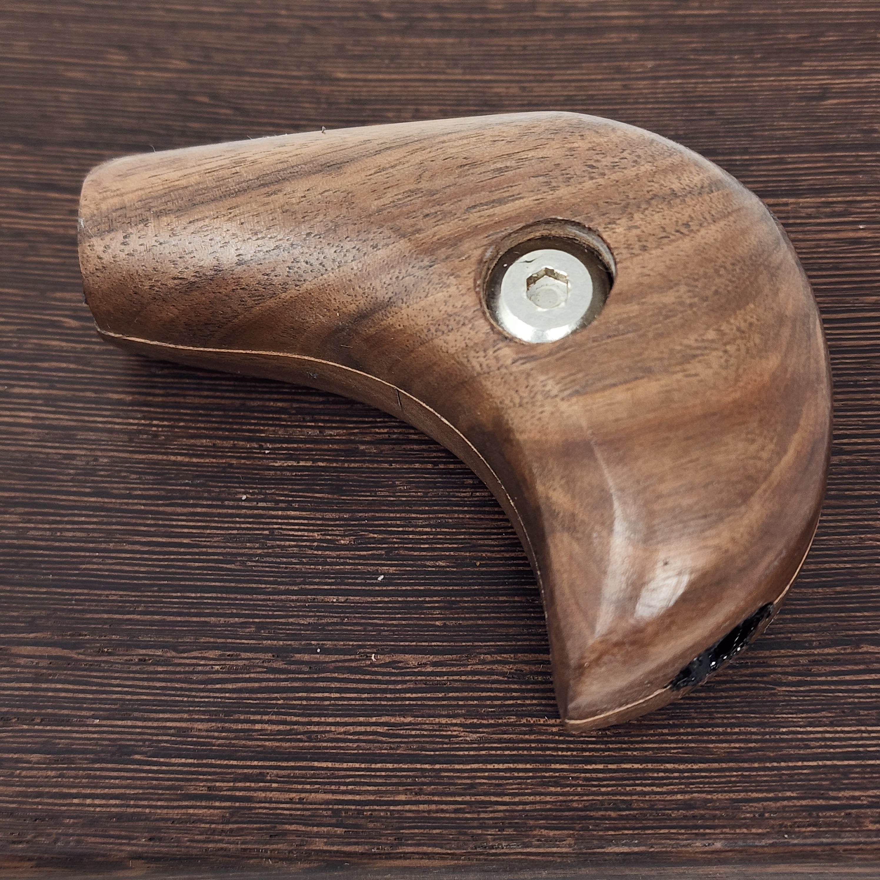 Handmade in the Southeast United States these are made to fit normal Auber and Cannabis Hardware coils. May work with others if modified.

Hickory has a big range of color and grain which is why we took a special photo of those. If you have preference on the color variation you can request in the order notes and we will do our best to accommodate.

*Requires Alan wrench to install to coil. Not included.