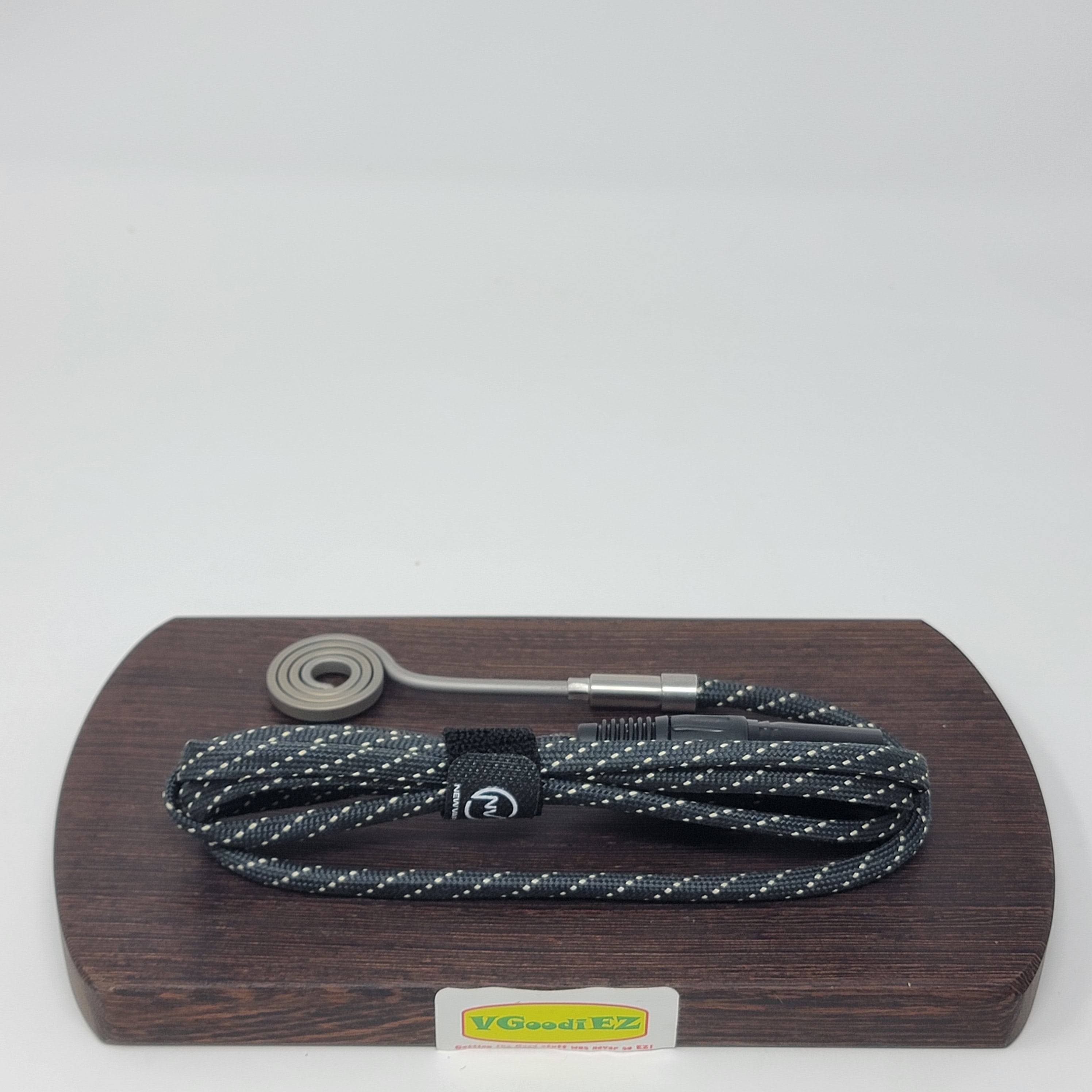 Flat enail coil
Braided kevlar sheath protects wires
Cannabis Hardware velcro strap
Available in 110v or 220v
110v wrks in North America
220v works in UK, EU, AU
Works with all controllers VGoodiEZ sells
30 day warranty