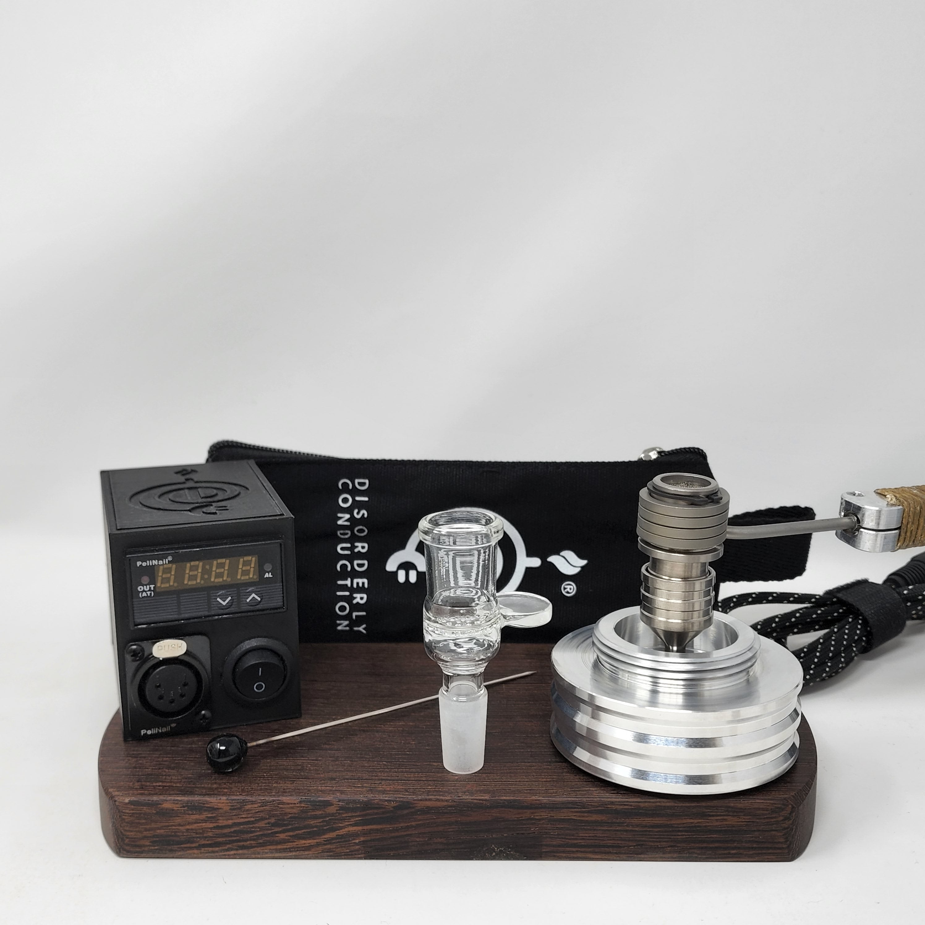 The B-Zero is the latest iteration of the "B" series of heads. This time, it is a single piece "ball" device inspired by the different DIY devices appearing in the community, namely the DIY device put together by "secreagent" which involved the CH 18mm posts and a 16mm coil.

CH removed the machined screen (extra mass) and replaced with a second 5/8 double weave screen located directly below the coil. They also increased the mass to fit one of our 20mm Flowerpot coils.