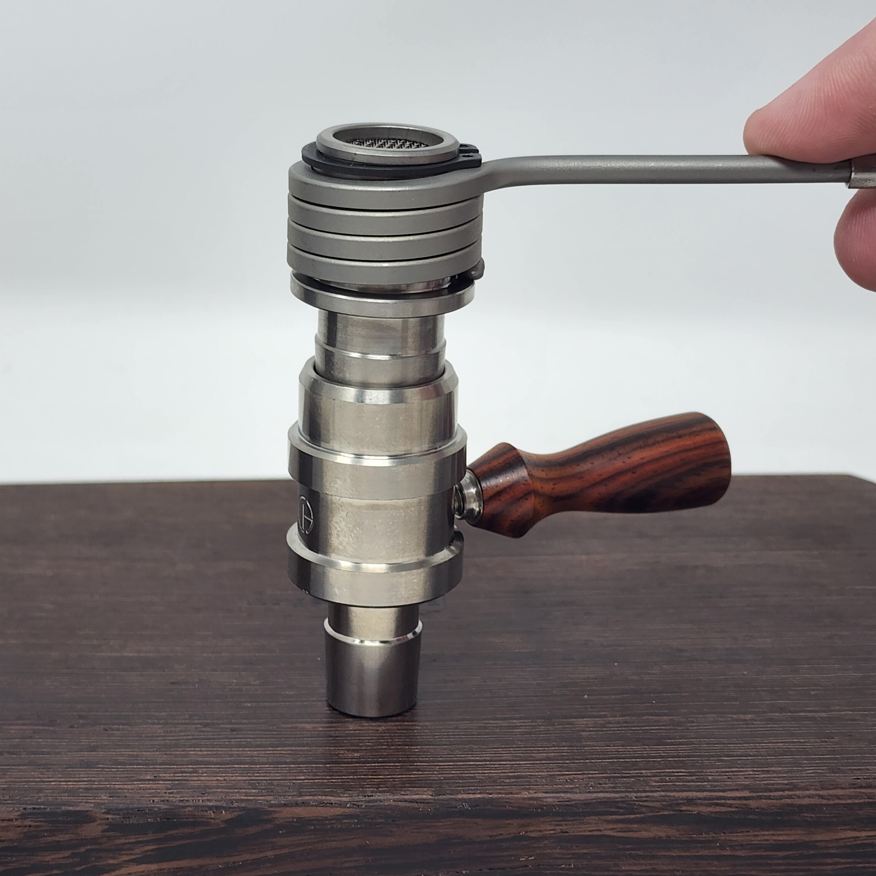 The B-Zero is the latest iteration of the "B" series of heads. This time, it is a single piece "ball" device inspired by the different DIY devices appearing in the community, namely the DIY device put together by "secreagent" which involved the CH 18mm posts and a 16mm coil.

CH removed the machined screen (extra mass) and replaced with a second 5/8 double weave screen located directly below the coil. They also increased the mass to fit one of our 20mm Flowerpot coils.