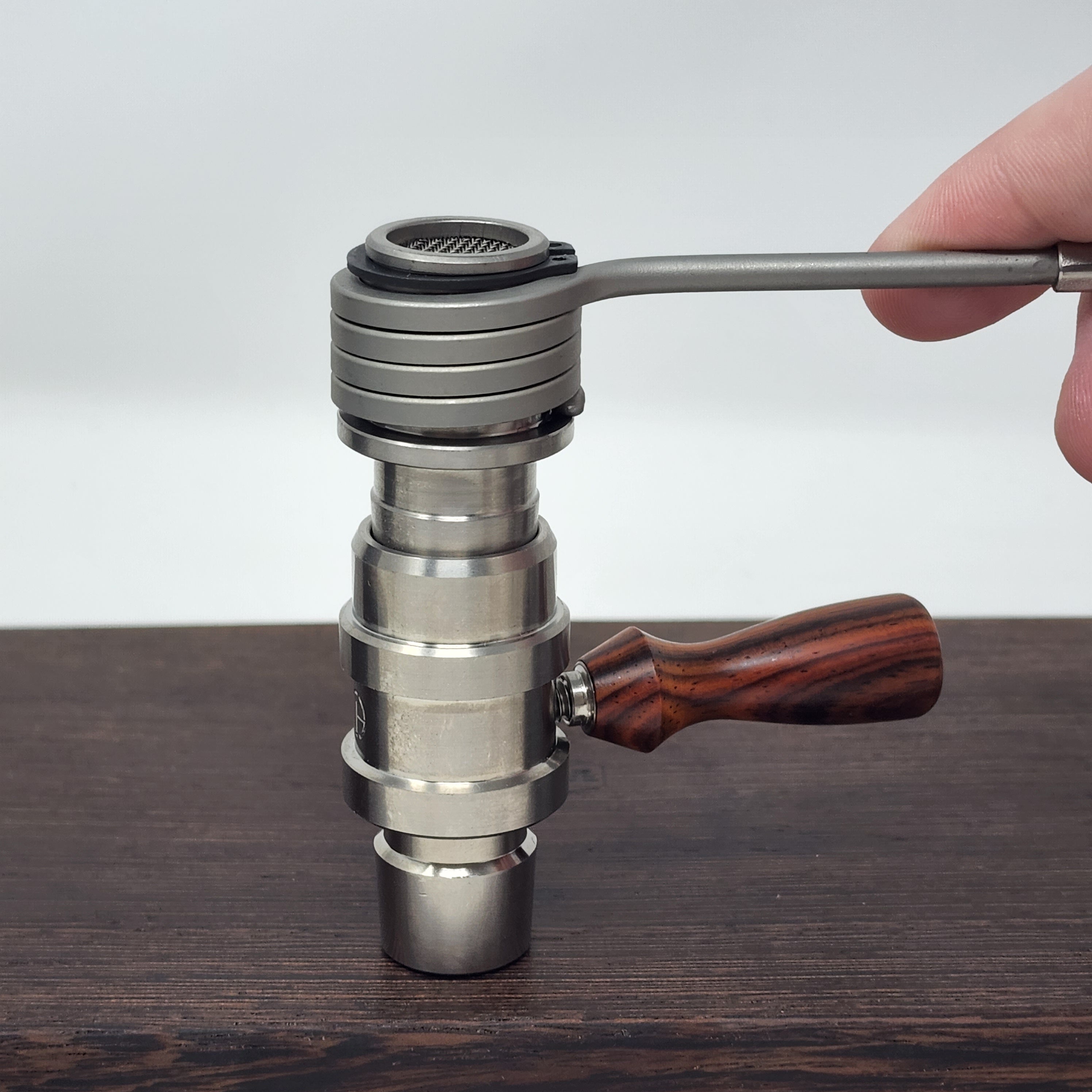 The B-Zero is the latest iteration of the "B" series of heads. This time, it is a single piece "ball" device inspired by the different DIY devices appearing in the community, namely the DIY device put together by "secreagent" which involved the CH 18mm posts and a 16mm coil.

CH removed the machined screen (extra mass) and replaced with a second 5/8 double weave screen located directly below the coil. They also increased the mass to fit one of our 20mm Flowerpot coils.