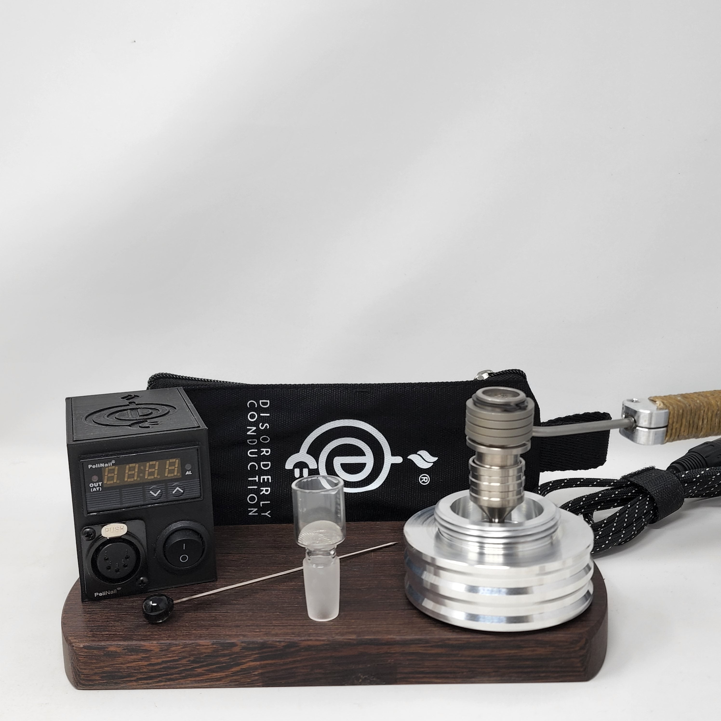 The B-Zero is the latest iteration of the "B" series of heads. This time, it is a single piece "ball" device inspired by the different DIY devices appearing in the community, namely the DIY device put together by "secreagent" which involved the CH 18mm posts and a 16mm coil.

CH removed the machined screen (extra mass) and replaced with a second 5/8 double weave screen located directly below the coil. They also increased the mass to fit one of our 20mm Flowerpot coils.