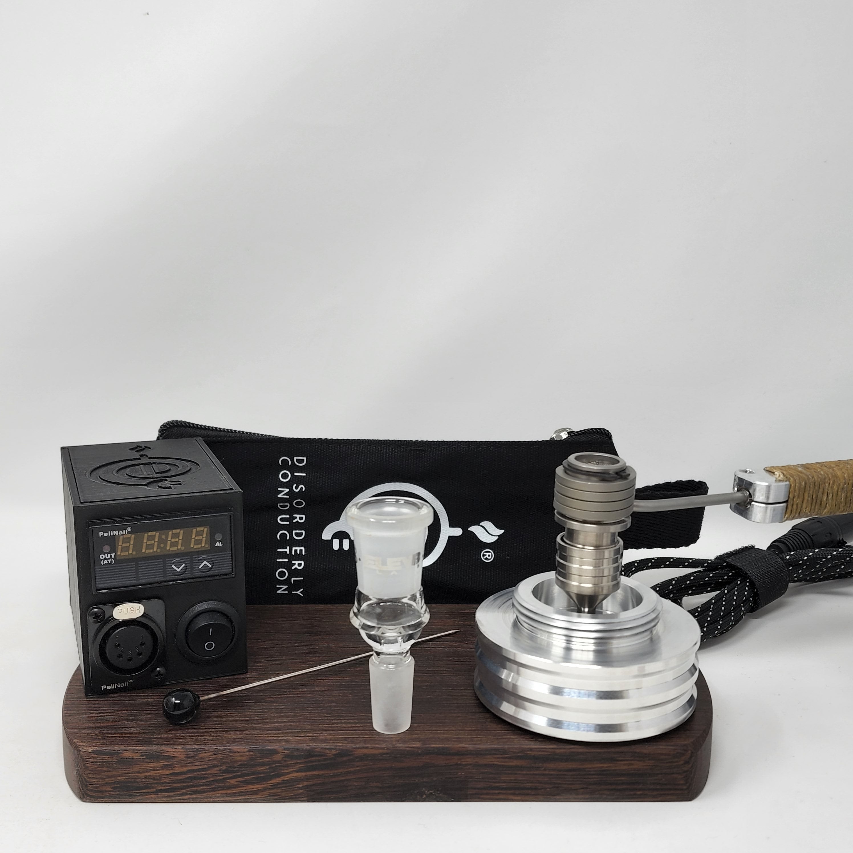 The B-Zero is the latest iteration of the "B" series of heads. This time, it is a single piece "ball" device inspired by the different DIY devices appearing in the community, namely the DIY device put together by "secreagent" which involved the CH 18mm posts and a 16mm coil.

CH removed the machined screen (extra mass) and replaced with a second 5/8 double weave screen located directly below the coil. They also increased the mass to fit one of our 20mm Flowerpot coils.