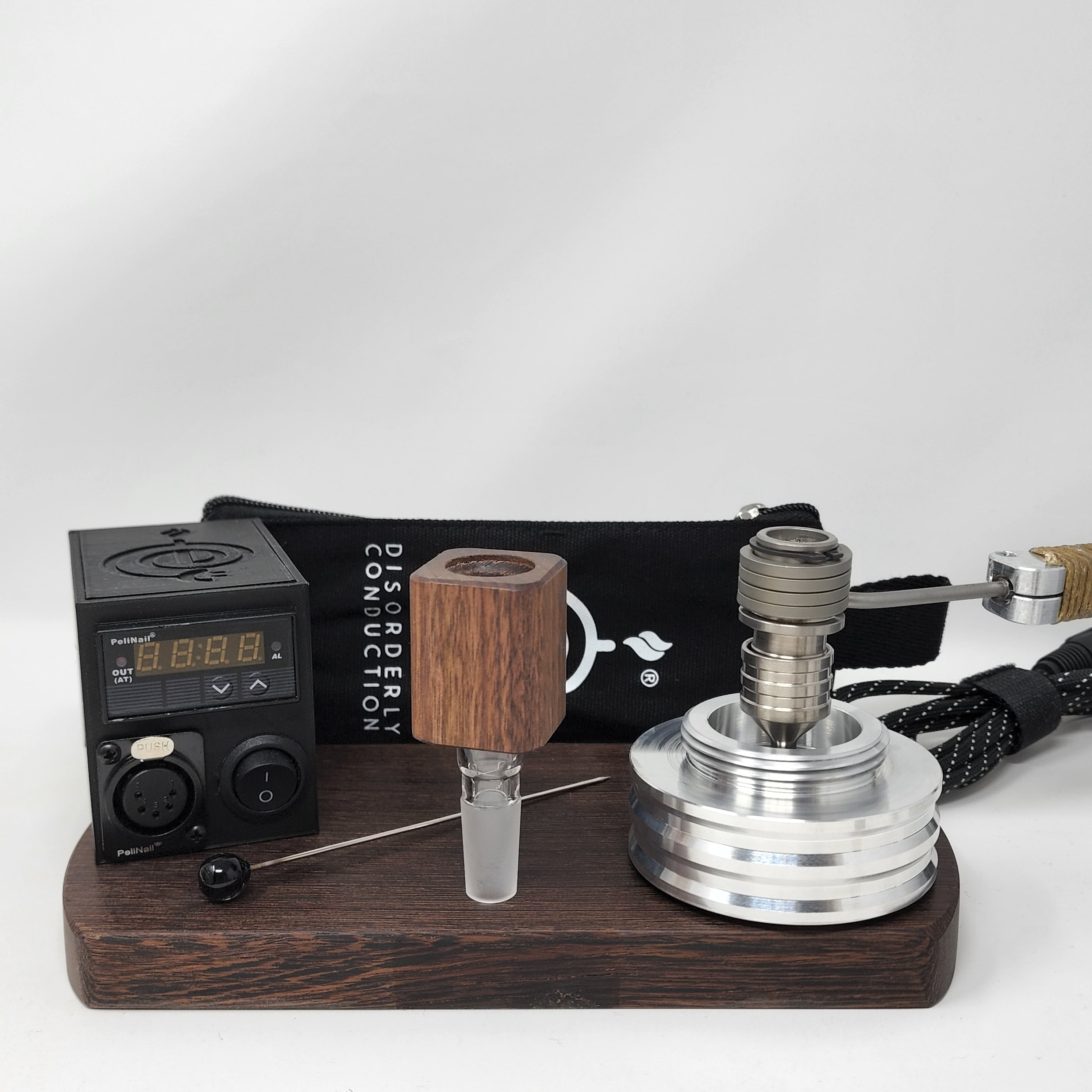 The B-Zero is the latest iteration of the "B" series of heads. This time, it is a single piece "ball" device inspired by the different DIY devices appearing in the community, namely the DIY device put together by "secreagent" which involved the CH 18mm posts and a 16mm coil.

CH removed the machined screen (extra mass) and replaced with a second 5/8 double weave screen located directly below the coil. They also increased the mass to fit one of our 20mm Flowerpot coils.
