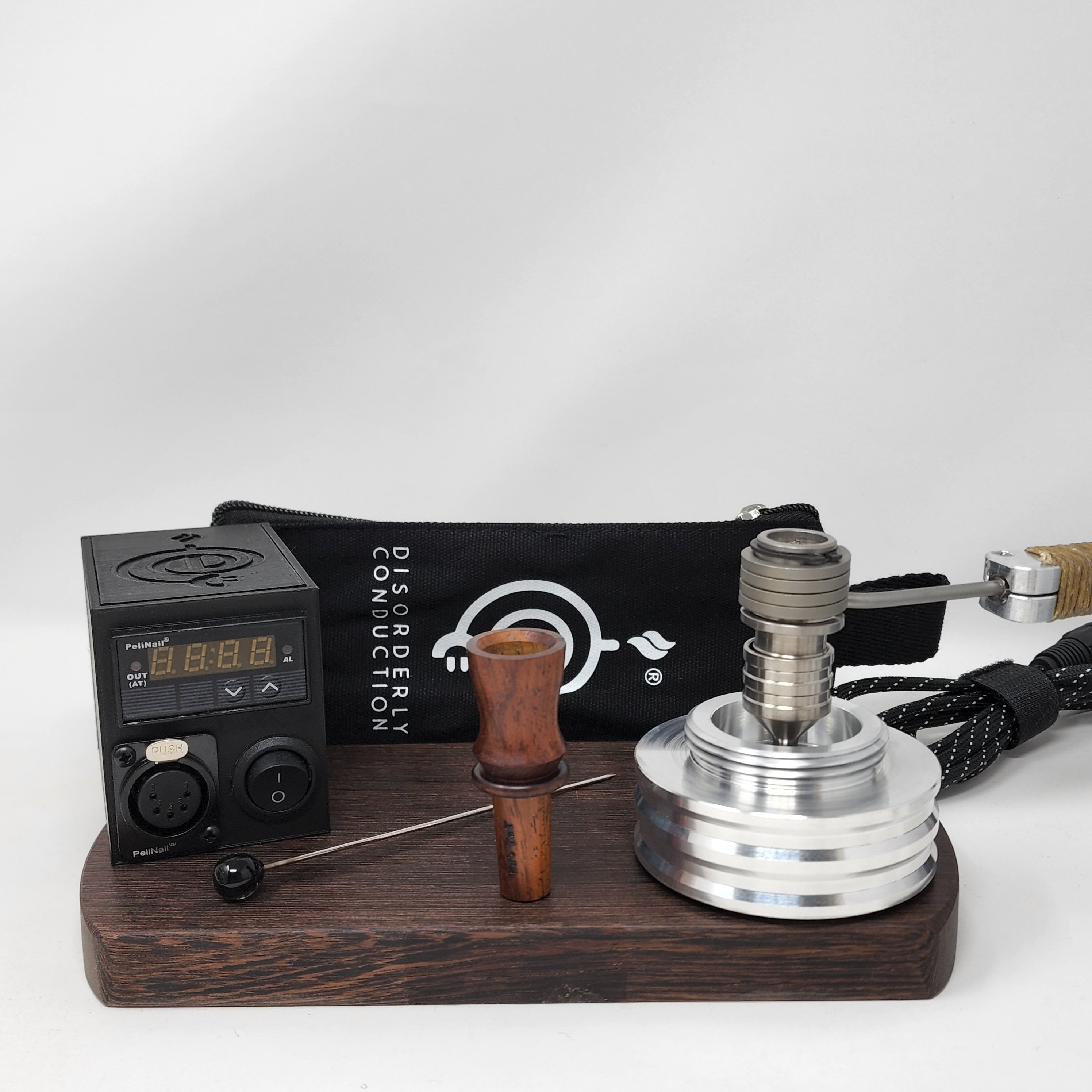 The B-Zero is the latest iteration of the "B" series of heads. This time, it is a single piece "ball" device inspired by the different DIY devices appearing in the community, namely the DIY device put together by "secreagent" which involved the CH 18mm posts and a 16mm coil.

CH removed the machined screen (extra mass) and replaced with a second 5/8 double weave screen located directly below the coil. They also increased the mass to fit one of our 20mm Flowerpot coils.