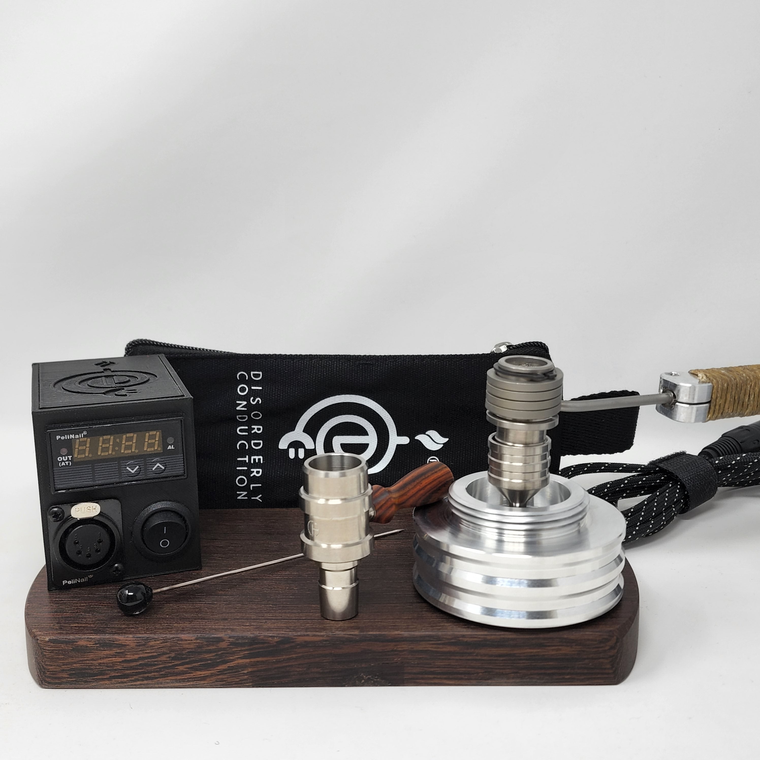 The B-Zero is the latest iteration of the "B" series of heads. This time, it is a single piece "ball" device inspired by the different DIY devices appearing in the community, namely the DIY device put together by "secreagent" which involved the CH 18mm posts and a 16mm coil.

CH removed the machined screen (extra mass) and replaced with a second 5/8 double weave screen located directly below the coil. They also increased the mass to fit one of our 20mm Flowerpot coils.