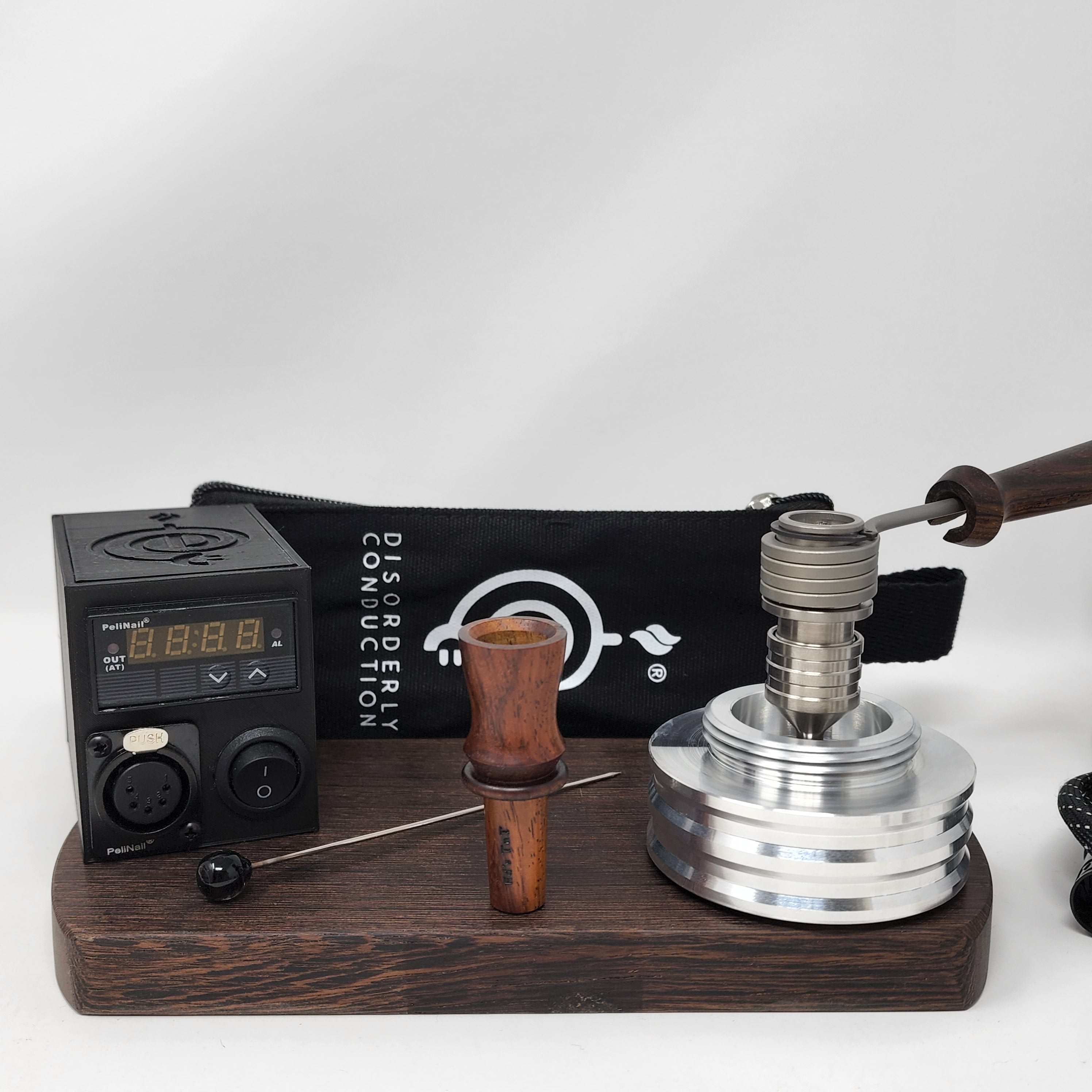 The B-Zero is the latest iteration of the "B" series of heads. This time, it is a single piece "ball" device inspired by the different DIY devices appearing in the community, namely the DIY device put together by "secreagent" which involved the CH 18mm posts and a 16mm coil.

CH removed the machined screen (extra mass) and replaced with a second 5/8 double weave screen located directly below the coil. They also increased the mass to fit one of our 20mm Flowerpot coils.