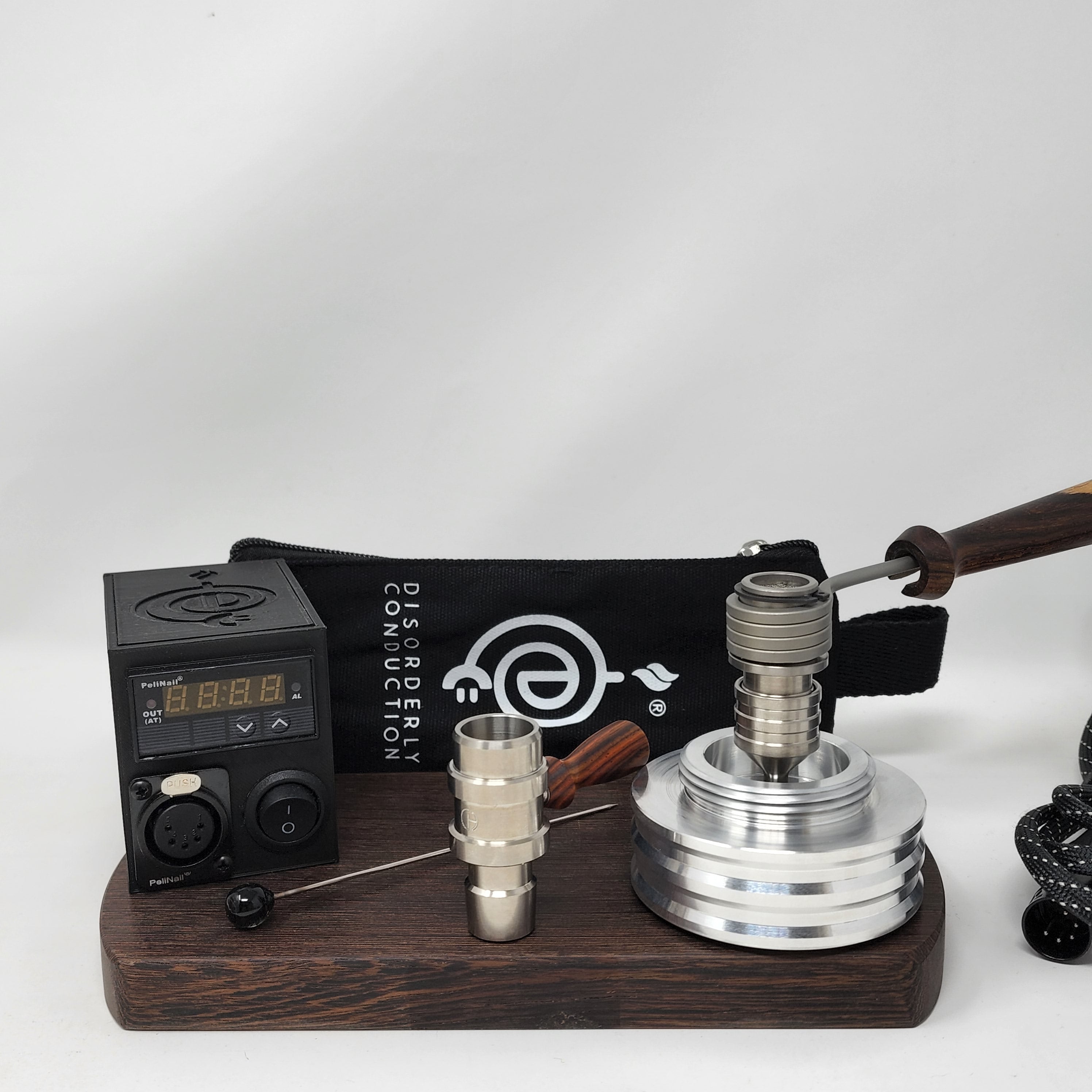 The B-Zero is the latest iteration of the "B" series of heads. This time, it is a single piece "ball" device inspired by the different DIY devices appearing in the community, namely the DIY device put together by "secreagent" which involved the CH 18mm posts and a 16mm coil.

CH removed the machined screen (extra mass) and replaced with a second 5/8 double weave screen located directly below the coil. They also increased the mass to fit one of our 20mm Flowerpot coils.
