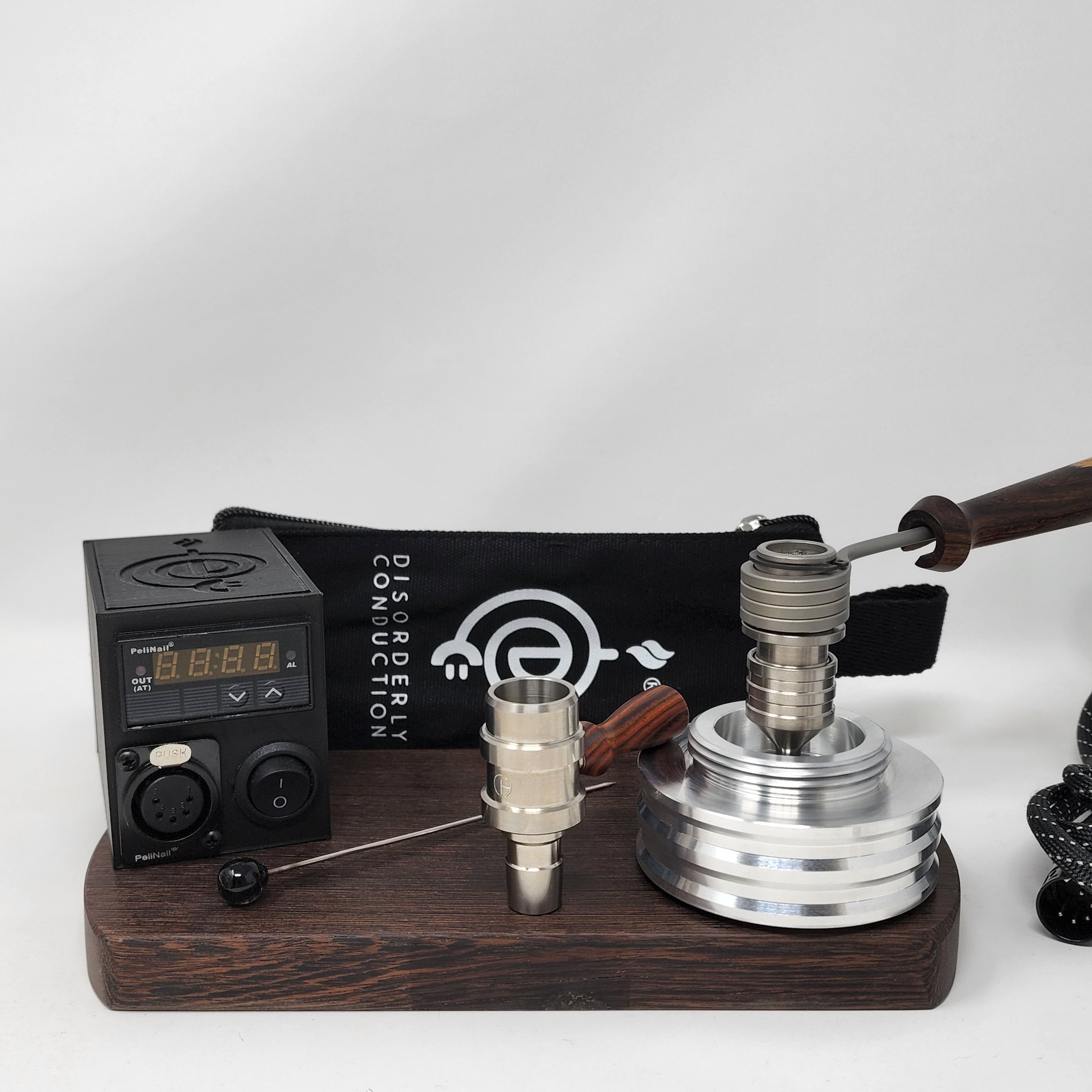 The B-Zero is the latest iteration of the "B" series of heads. This time, it is a single piece "ball" device inspired by the different DIY devices appearing in the community, namely the DIY device put together by "secreagent" which involved the CH 18mm posts and a 16mm coil.

CH removed the machined screen (extra mass) and replaced with a second 5/8 double weave screen located directly below the coil. They also increased the mass to fit one of our 20mm Flowerpot coils.