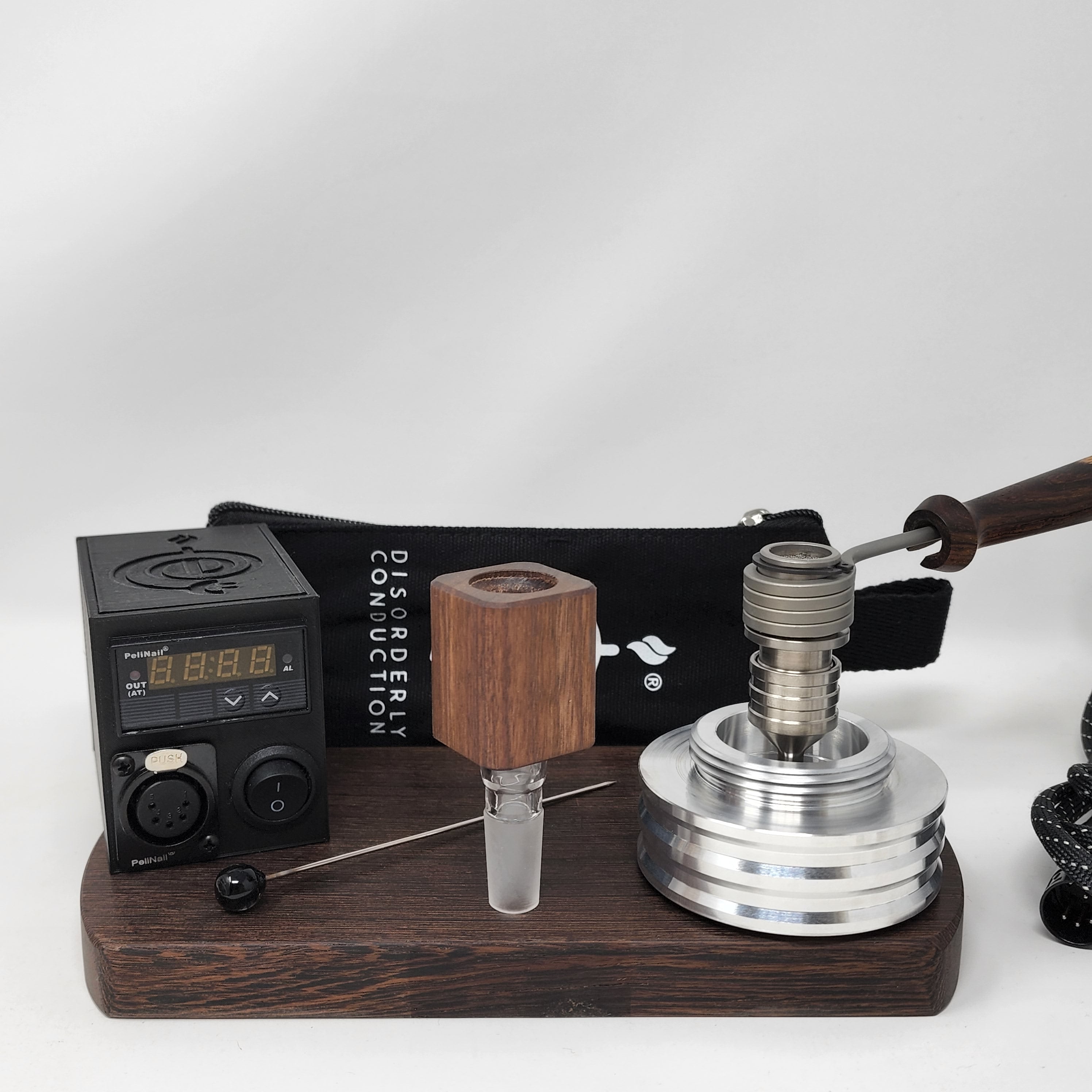 The B-Zero is the latest iteration of the "B" series of heads. This time, it is a single piece "ball" device inspired by the different DIY devices appearing in the community, namely the DIY device put together by "secreagent" which involved the CH 18mm posts and a 16mm coil.

CH removed the machined screen (extra mass) and replaced with a second 5/8 double weave screen located directly below the coil. They also increased the mass to fit one of our 20mm Flowerpot coils.