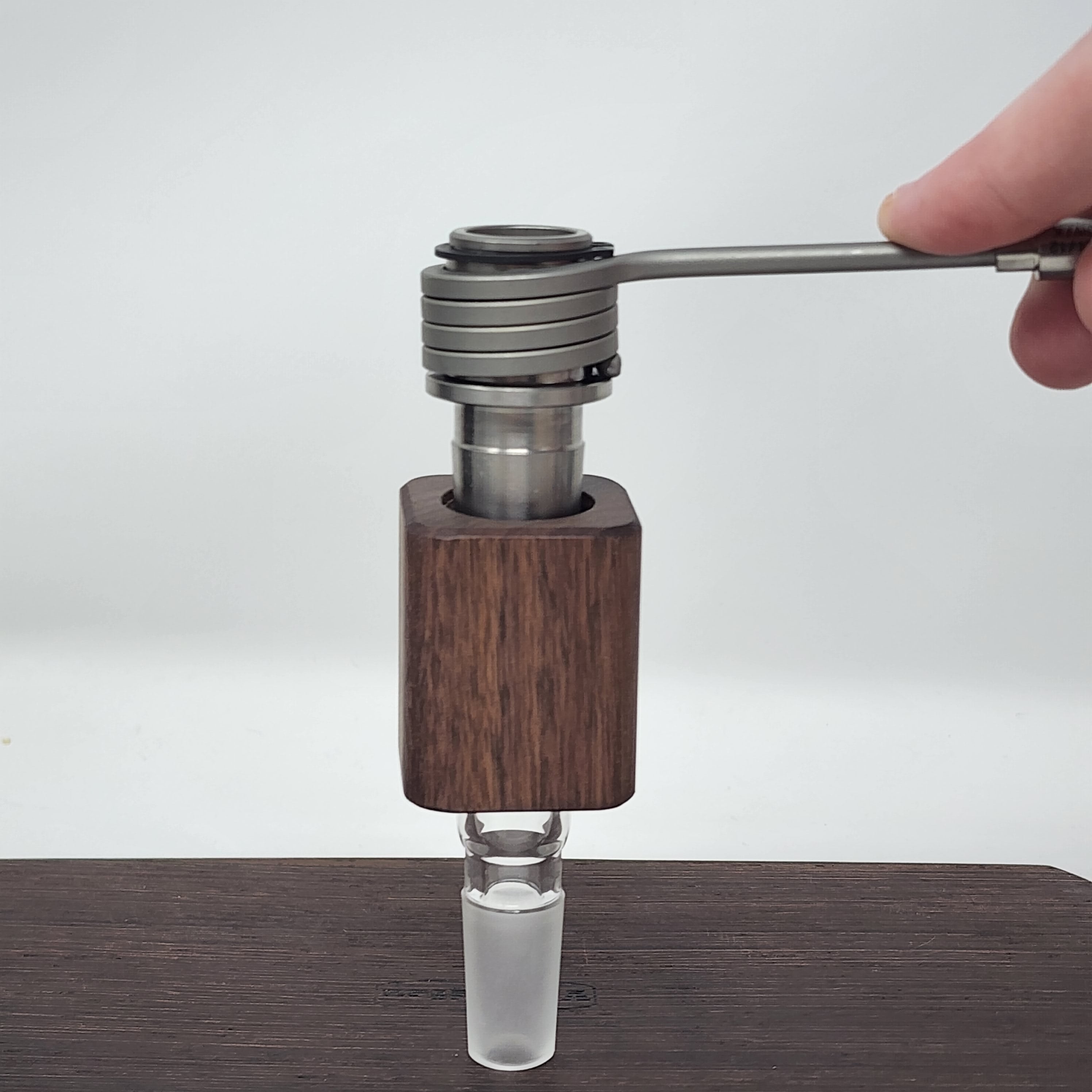 The B-Zero is the latest iteration of the "B" series of heads. This time, it is a single piece "ball" device inspired by the different DIY devices appearing in the community, namely the DIY device put together by "secreagent" which involved the CH 18mm posts and a 16mm coil.

CH removed the machined screen (extra mass) and replaced with a second 5/8 double weave screen located directly below the coil. They also increased the mass to fit one of our 20mm Flowerpot coils.