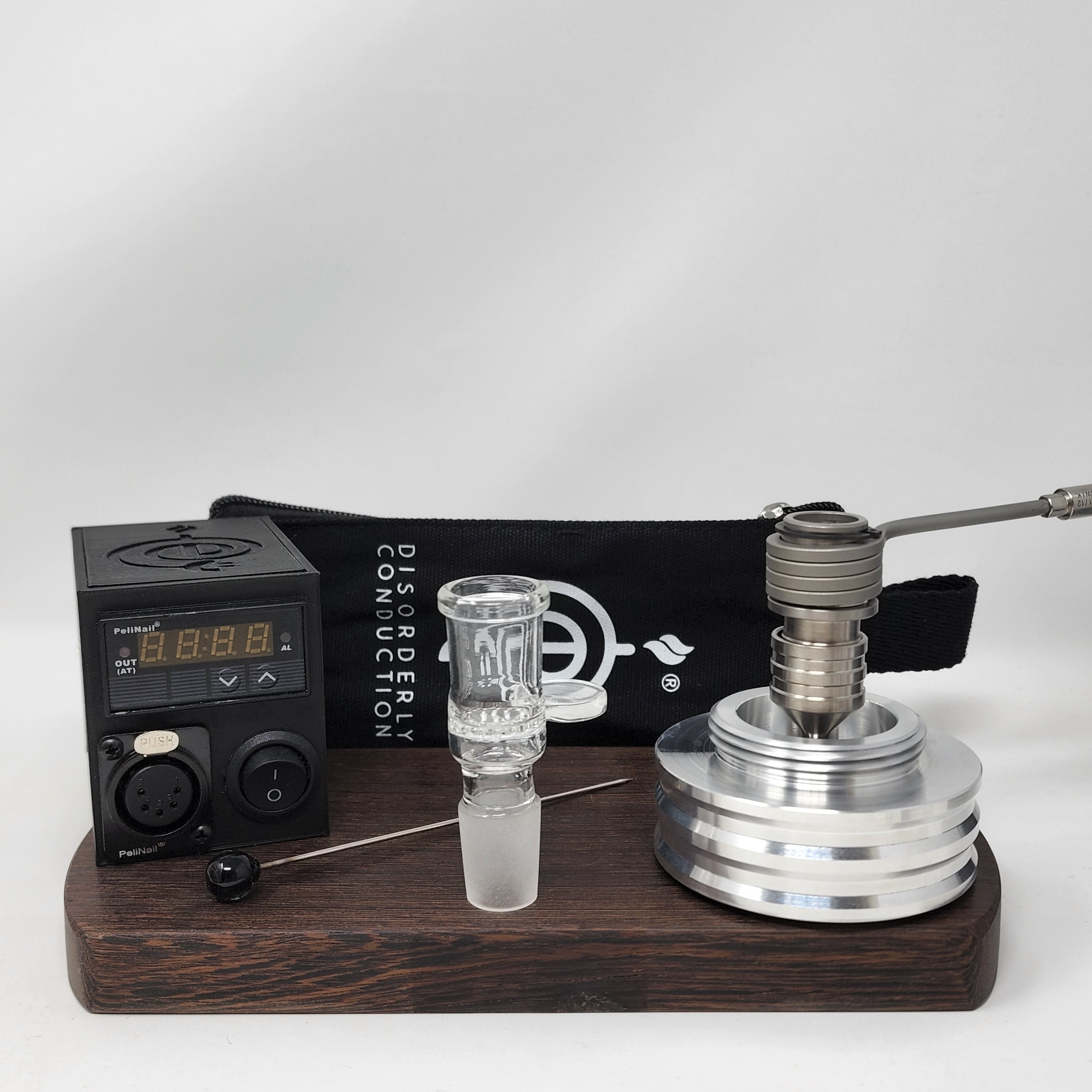 The B-Zero is the latest iteration of the "B" series of heads. This time, it is a single piece "ball" device inspired by the different DIY devices appearing in the community, namely the DIY device put together by "secreagent" which involved the CH 18mm posts and a 16mm coil.

CH removed the machined screen (extra mass) and replaced with a second 5/8 double weave screen located directly below the coil. They also increased the mass to fit one of our 20mm Flowerpot coils.