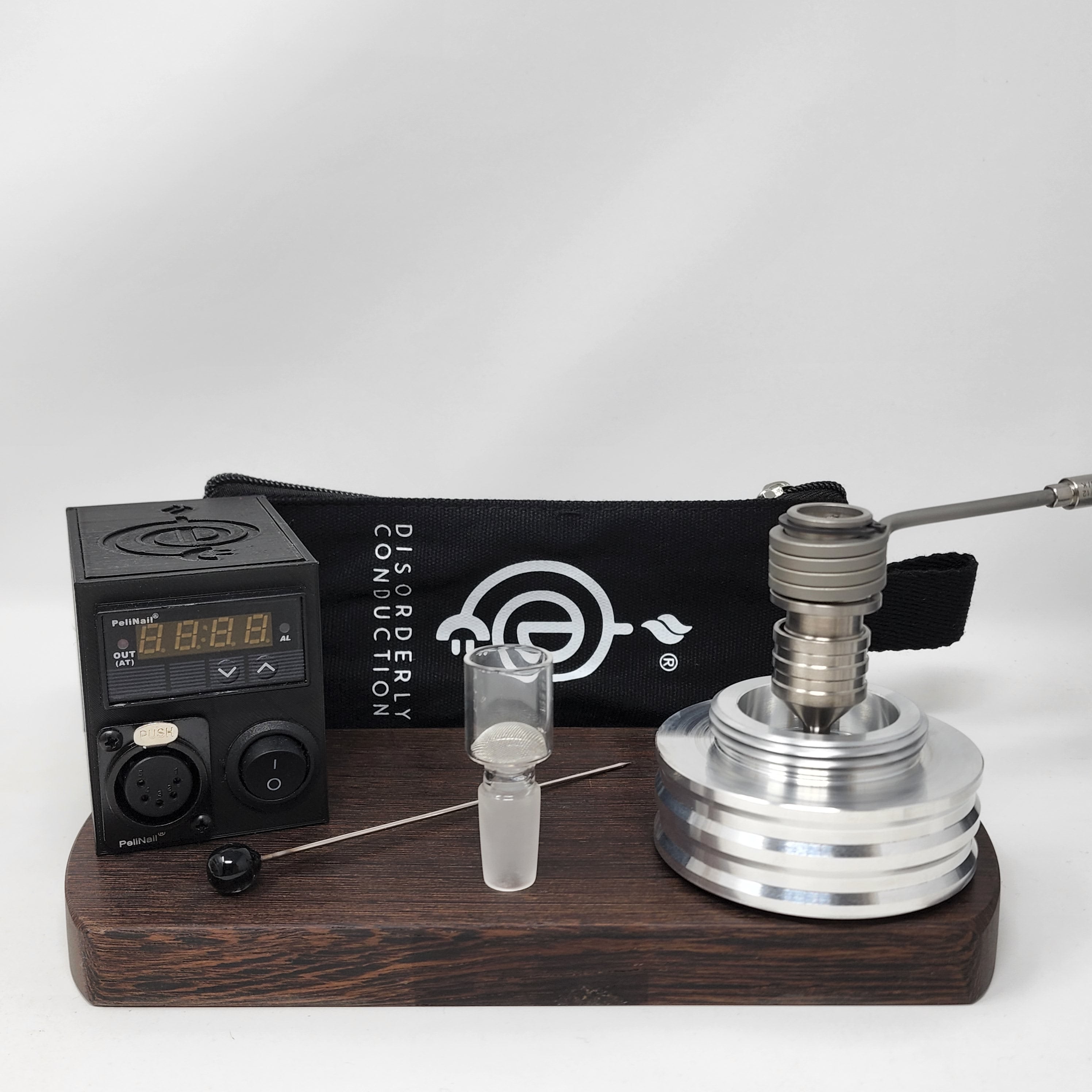 The B-Zero is the latest iteration of the "B" series of heads. This time, it is a single piece "ball" device inspired by the different DIY devices appearing in the community, namely the DIY device put together by "secreagent" which involved the CH 18mm posts and a 16mm coil.

CH removed the machined screen (extra mass) and replaced with a second 5/8 double weave screen located directly below the coil. They also increased the mass to fit one of our 20mm Flowerpot coils.