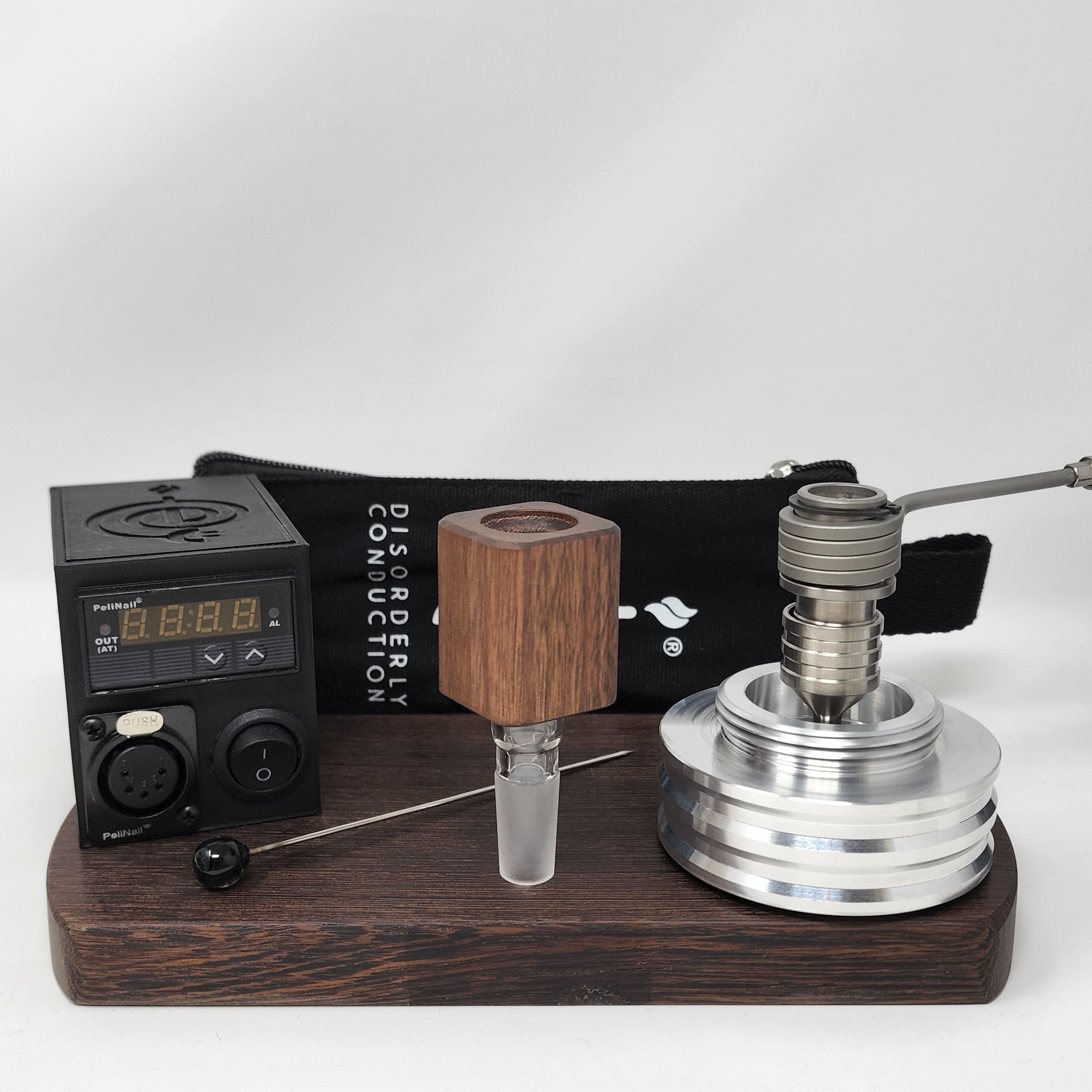 The B-Zero is the latest iteration of the "B" series of heads. This time, it is a single piece "ball" device inspired by the different DIY devices appearing in the community, namely the DIY device put together by "secreagent" which involved the CH 18mm posts and a 16mm coil.

CH removed the machined screen (extra mass) and replaced with a second 5/8 double weave screen located directly below the coil. They also increased the mass to fit one of our 20mm Flowerpot coils.