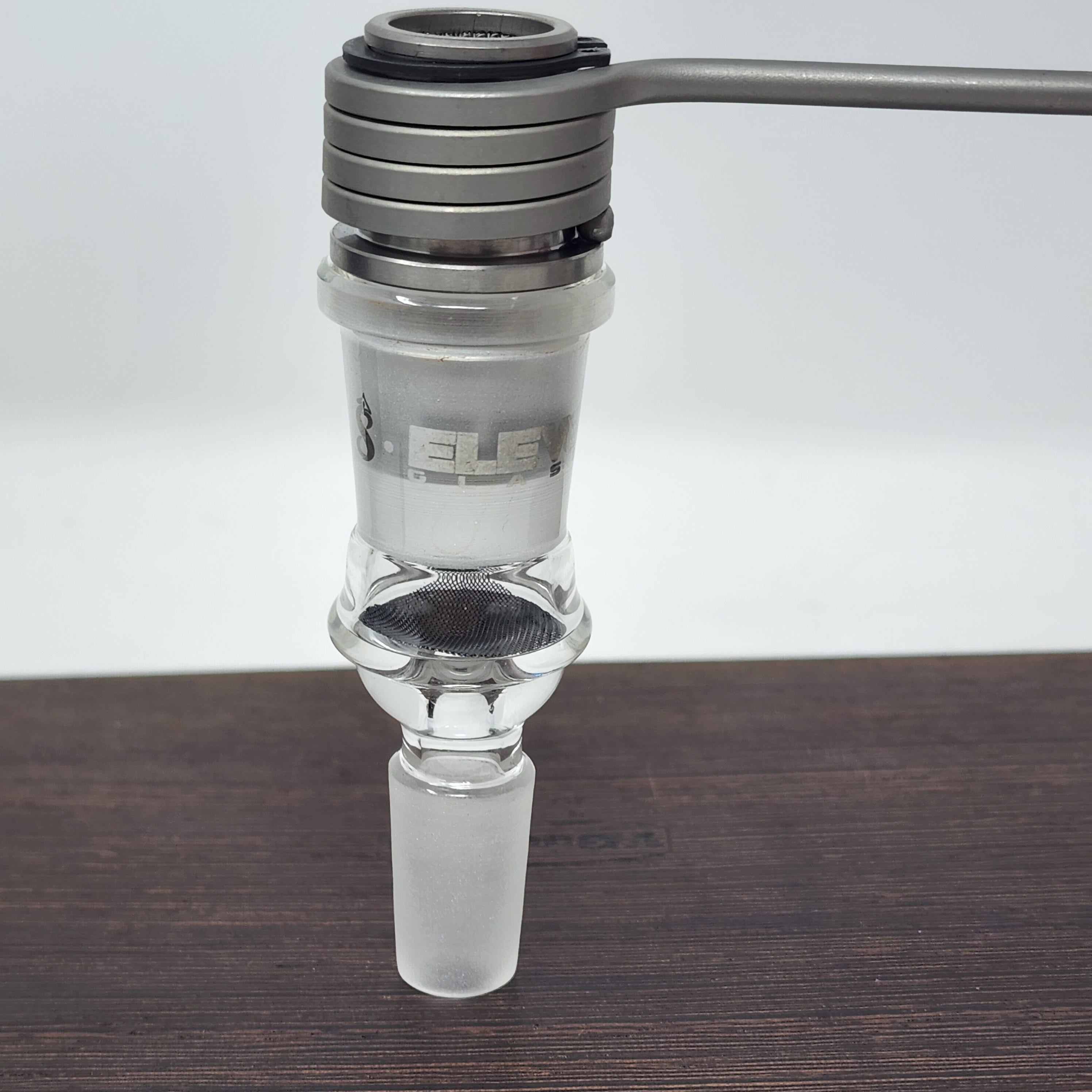 The B-Zero is the latest iteration of the "B" series of heads. This time, it is a single piece "ball" device inspired by the different DIY devices appearing in the community, namely the DIY device put together by "secreagent" which involved the CH 18mm posts and a 16mm coil.

CH removed the machined screen (extra mass) and replaced with a second 5/8 double weave screen located directly below the coil. They also increased the mass to fit one of our 20mm Flowerpot coils.