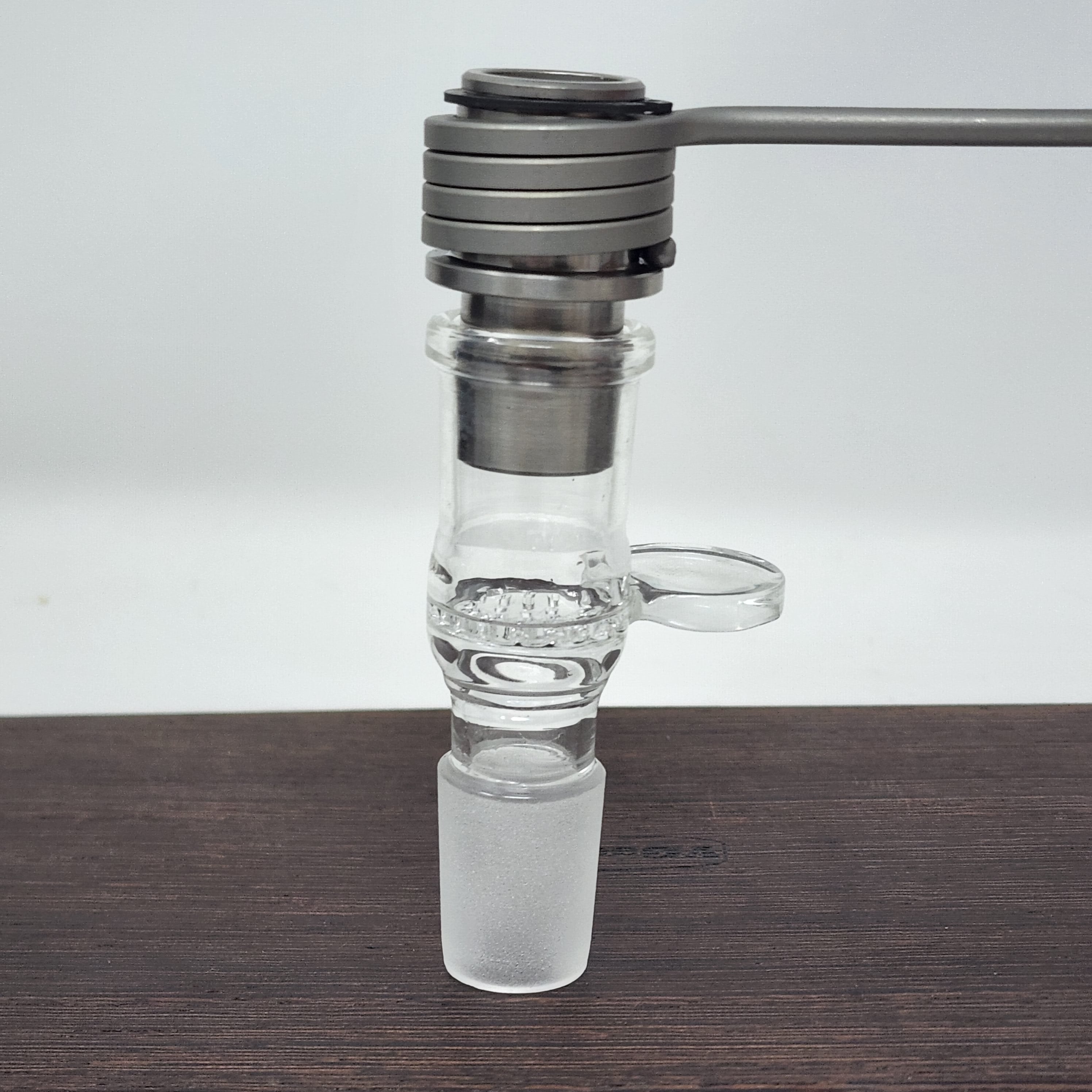 The B-Zero is the latest iteration of the "B" series of heads. This time, it is a single piece "ball" device inspired by the different DIY devices appearing in the community, namely the DIY device put together by "secreagent" which involved the CH 18mm posts and a 16mm coil.

CH removed the machined screen (extra mass) and replaced with a second 5/8 double weave screen located directly below the coil. They also increased the mass to fit one of our 20mm Flowerpot coils.