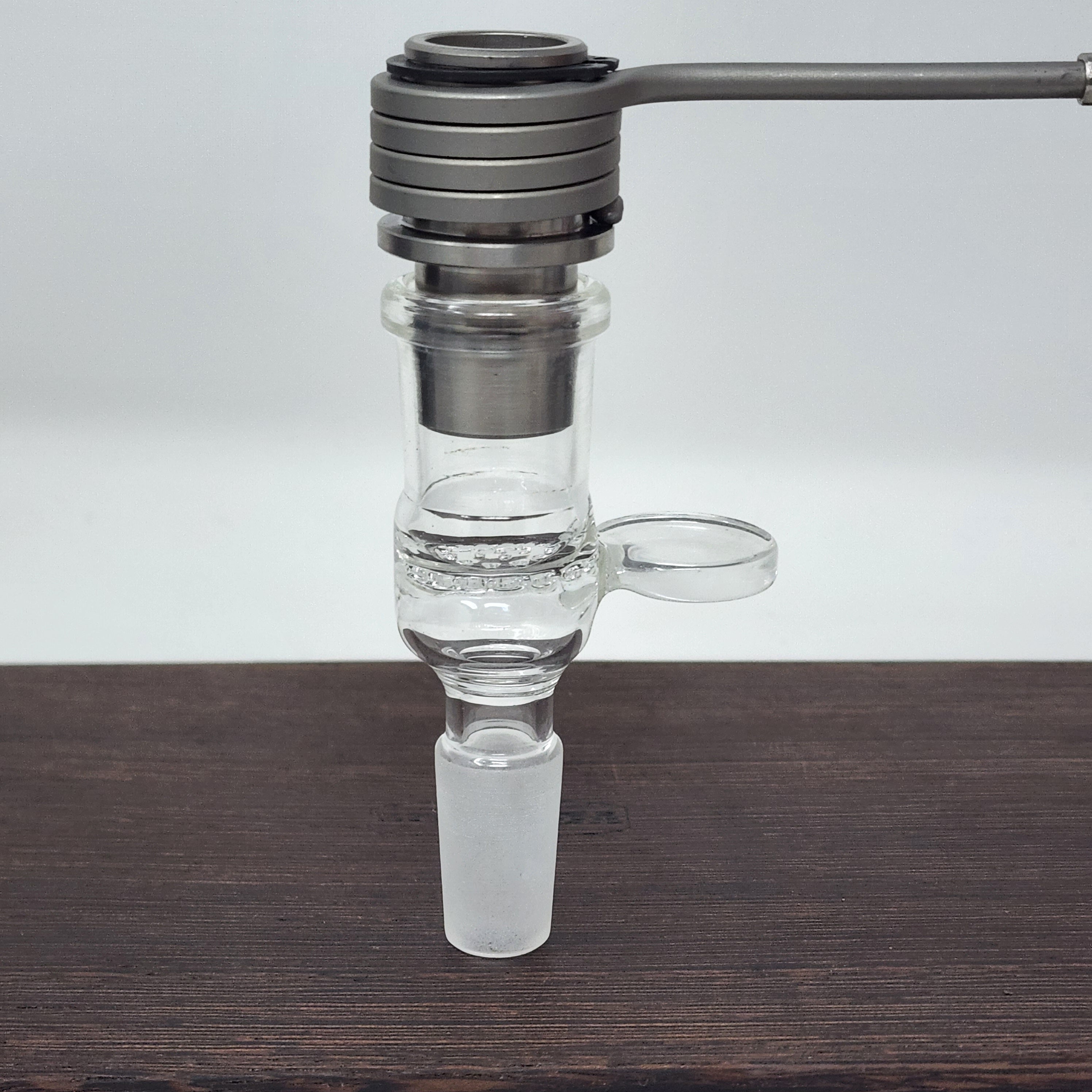 The B-Zero is the latest iteration of the "B" series of heads. This time, it is a single piece "ball" device inspired by the different DIY devices appearing in the community, namely the DIY device put together by "secreagent" which involved the CH 18mm posts and a 16mm coil.

CH removed the machined screen (extra mass) and replaced with a second 5/8 double weave screen located directly below the coil. They also increased the mass to fit one of our 20mm Flowerpot coils.