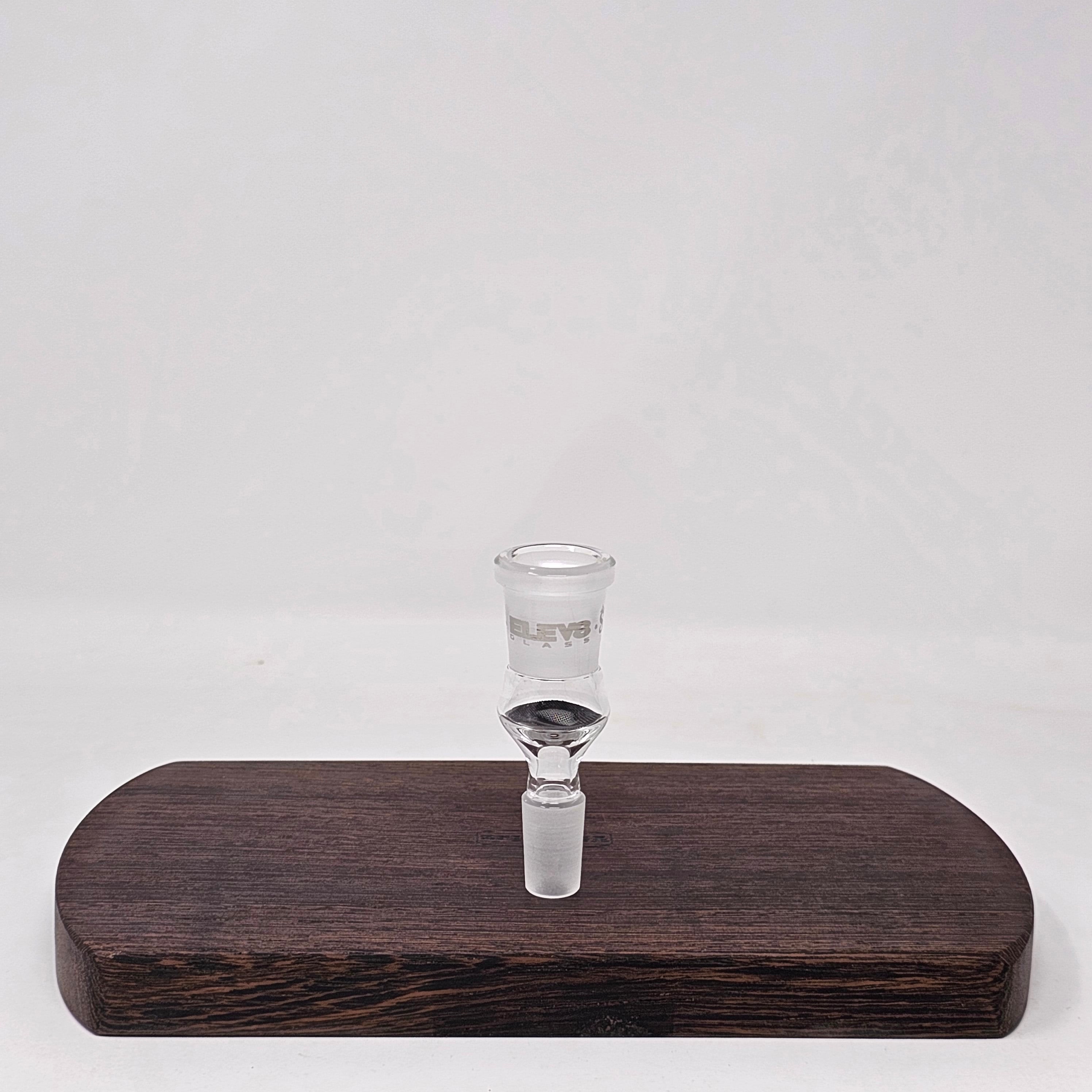 Comes with screen installed. 14mm male connection. Glass screen has a slightly raised deck. For use with the Elev8R and many other injector style units.
