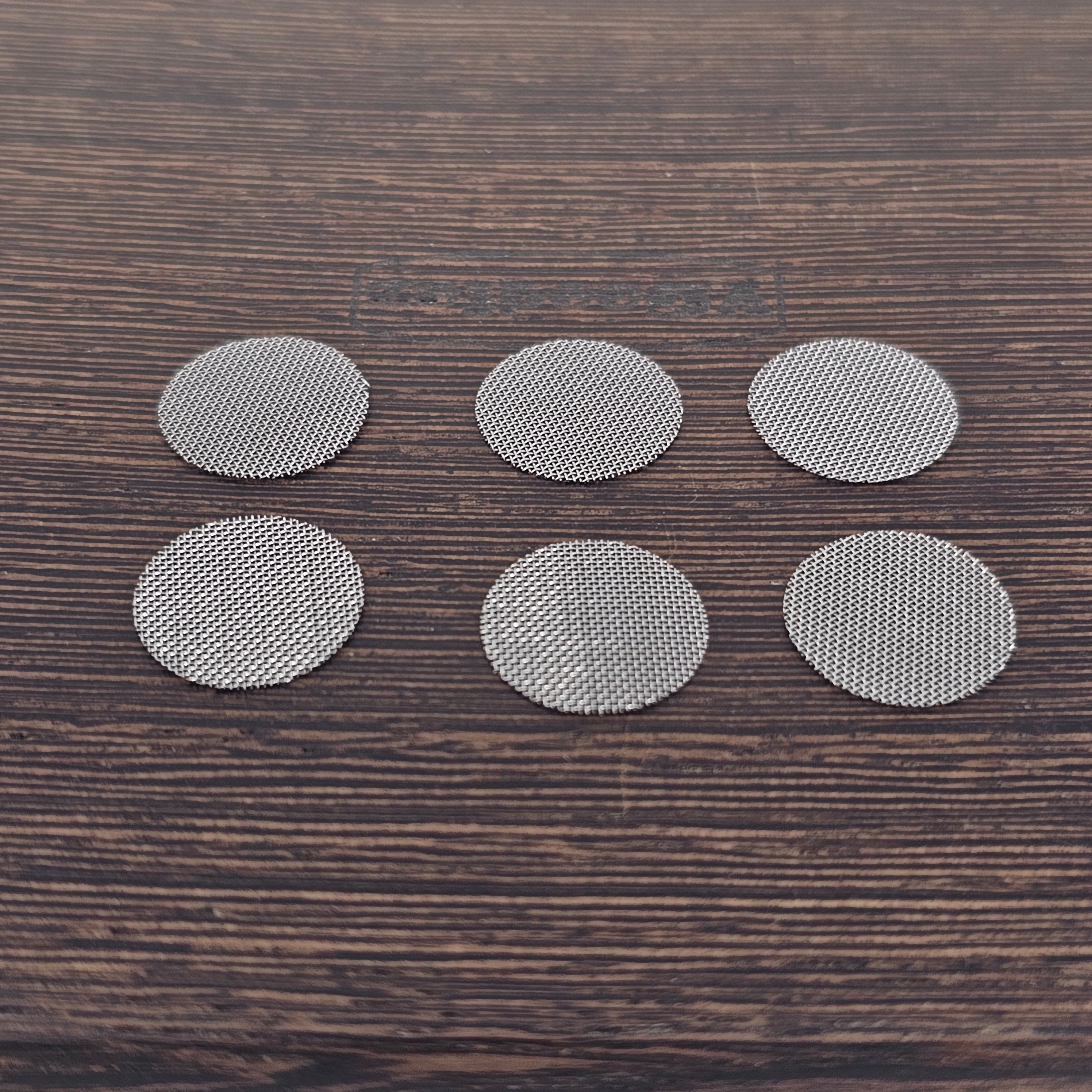 Replacement Screens for Crafty, Crafty+, or Mighty, Mighty+ Cooling Units. Please check size/style/quantity options. Also works for our V3 14MM Injector (screened version) in clear and smoked glass!